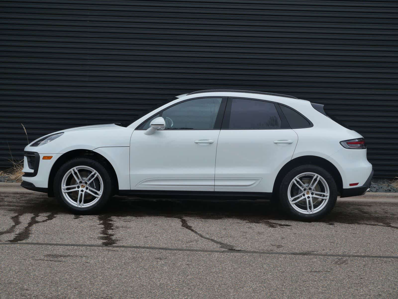 Thumbnail: 2026 Porsche Macan - 2