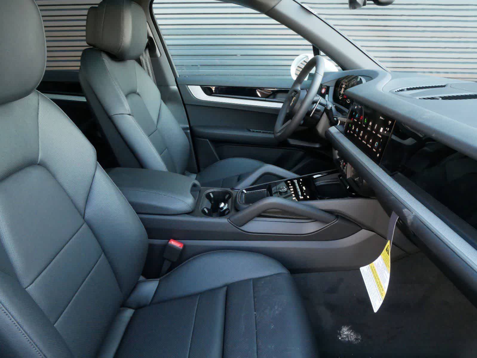 Thumbnail: 2025 Porsche Cayenne - 19