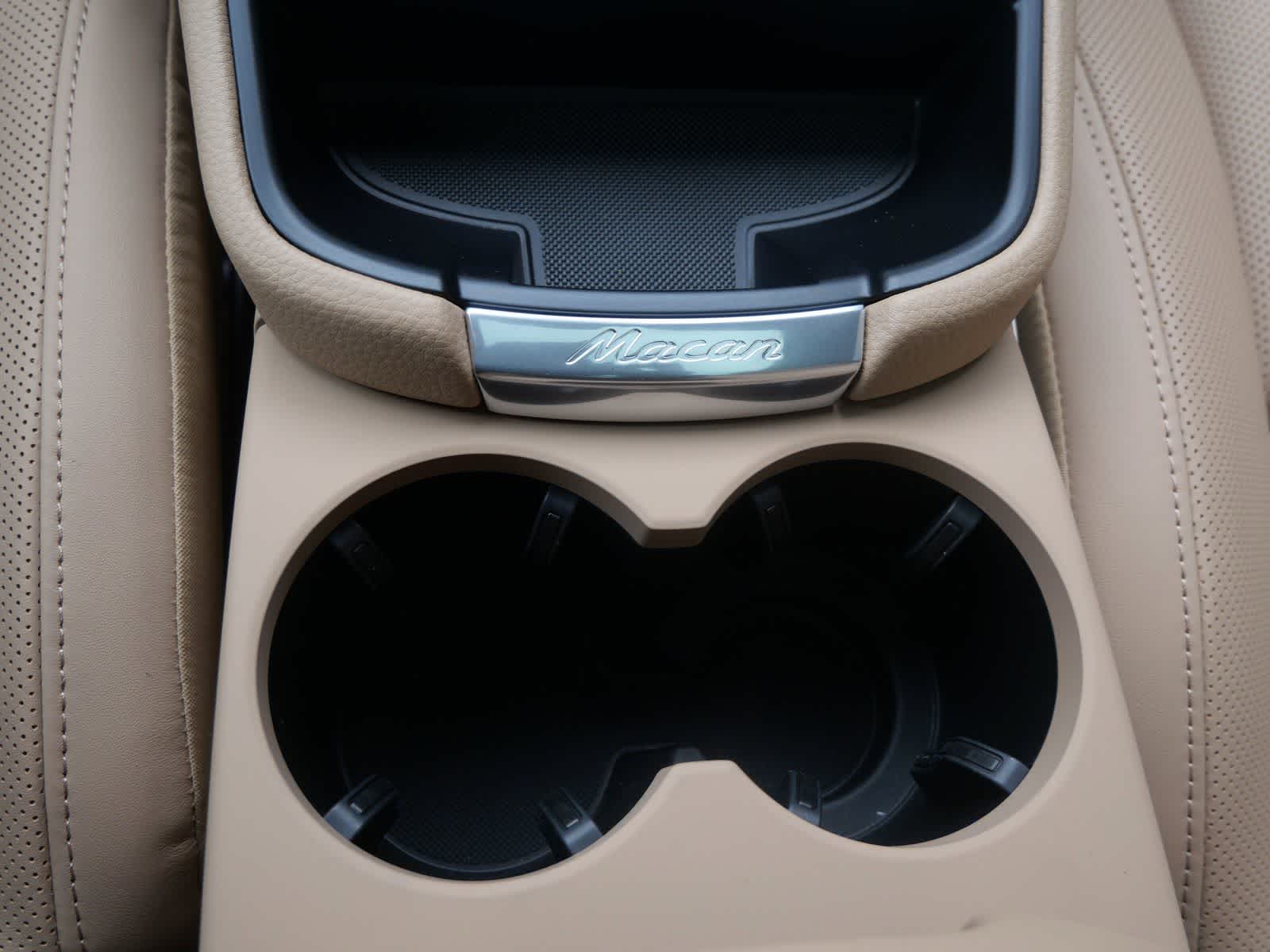 Thumbnail: 2026 Porsche Macan - 15