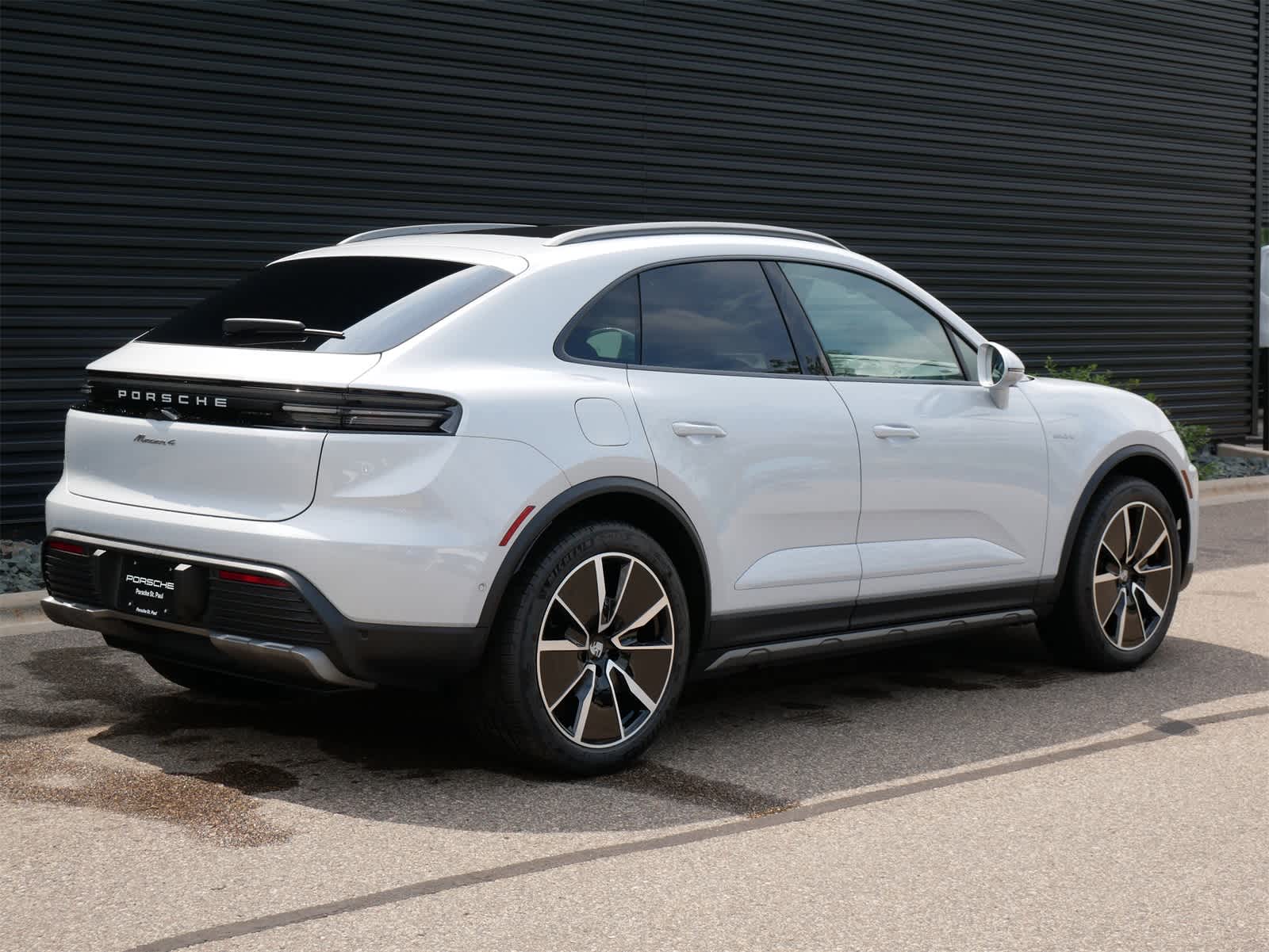 Thumbnail: 2025 Porsche Macan - 27