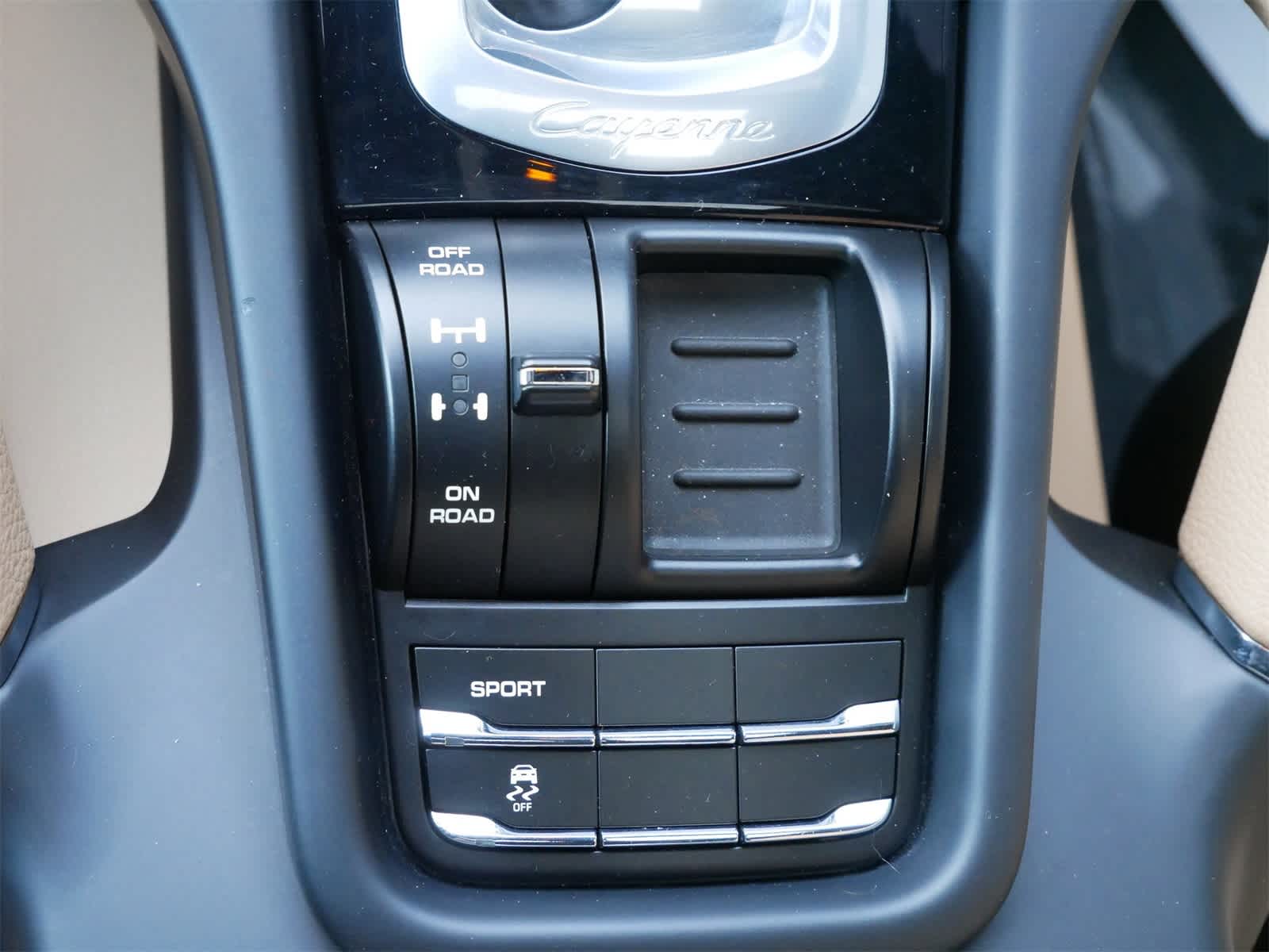 Thumbnail: 2014 Porsche Cayenne - 23