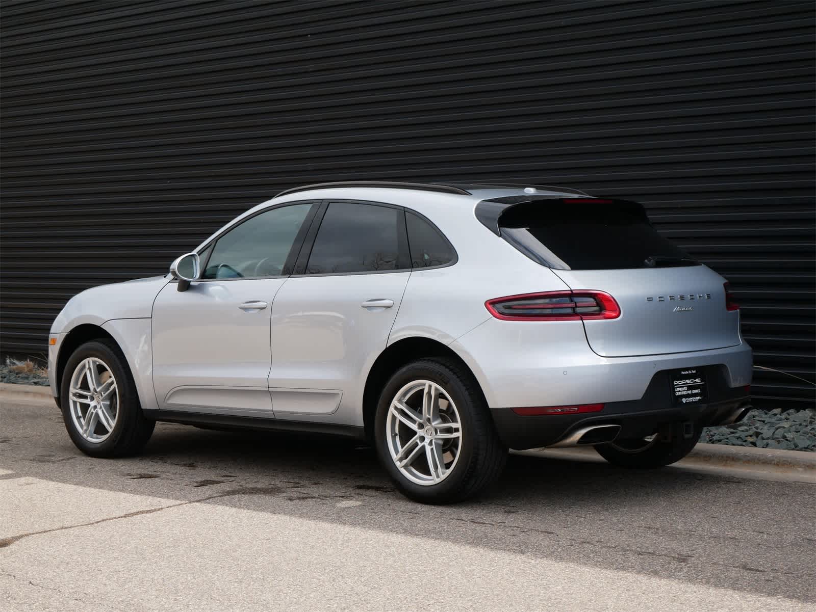 Thumbnail: 2018 Porsche Macan - 3