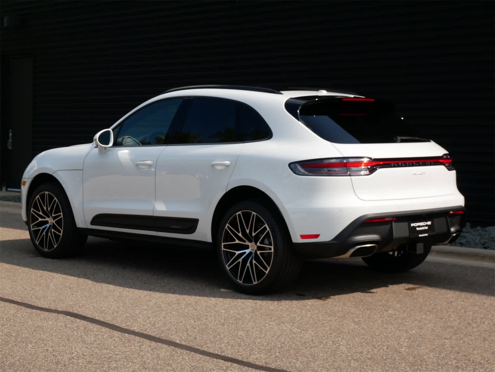 Thumbnail: 2026 Porsche Macan - 3
