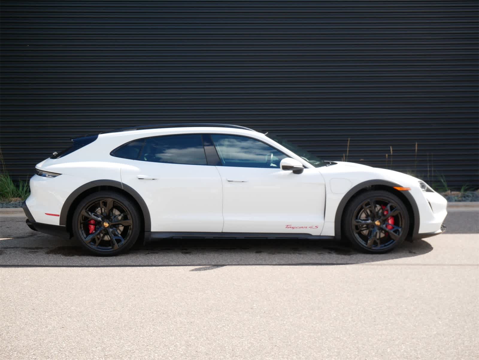 Thumbnail: 2023 Porsche Taycan - 25