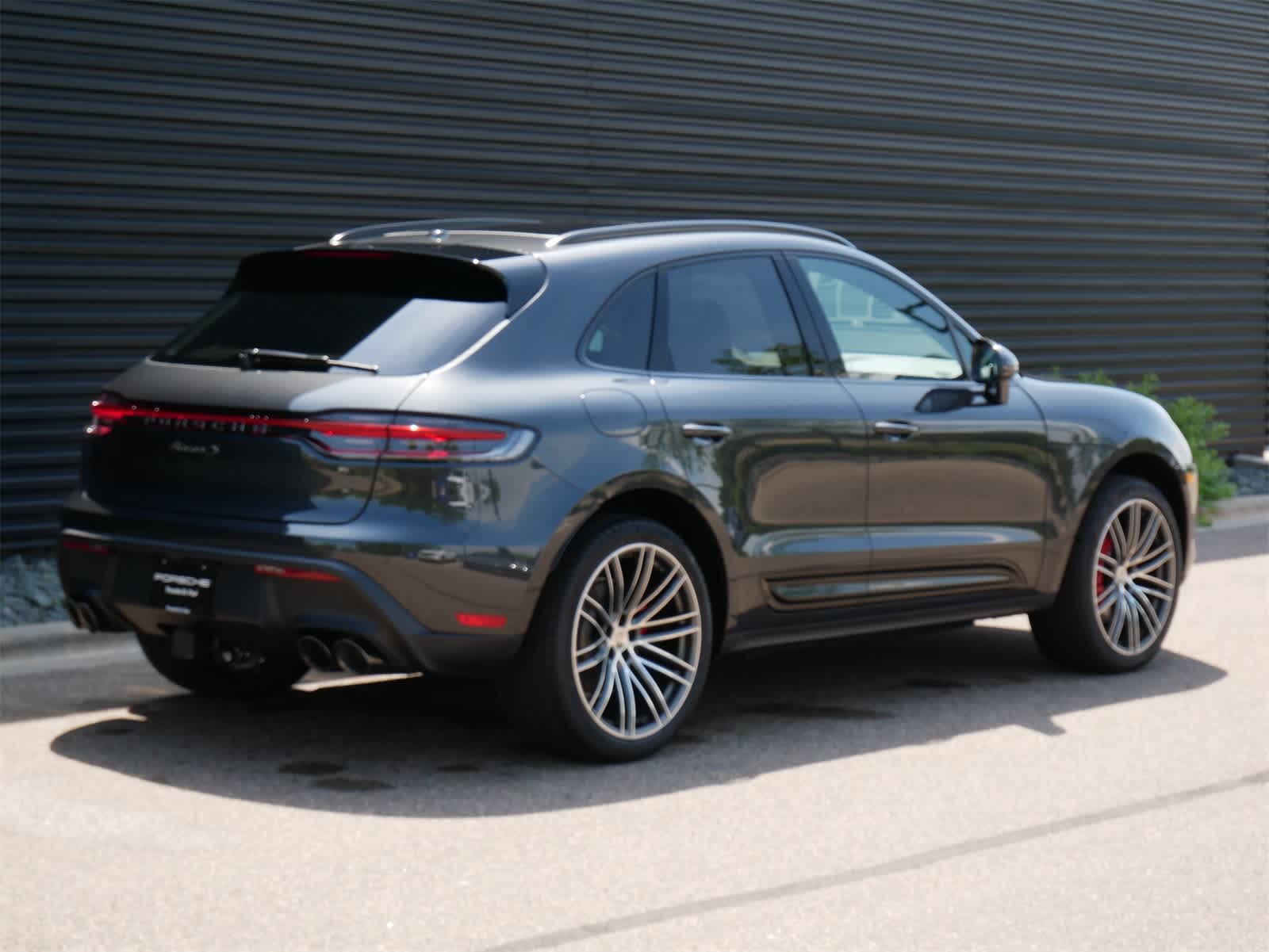Thumbnail: 2025 Porsche Macan - 24
