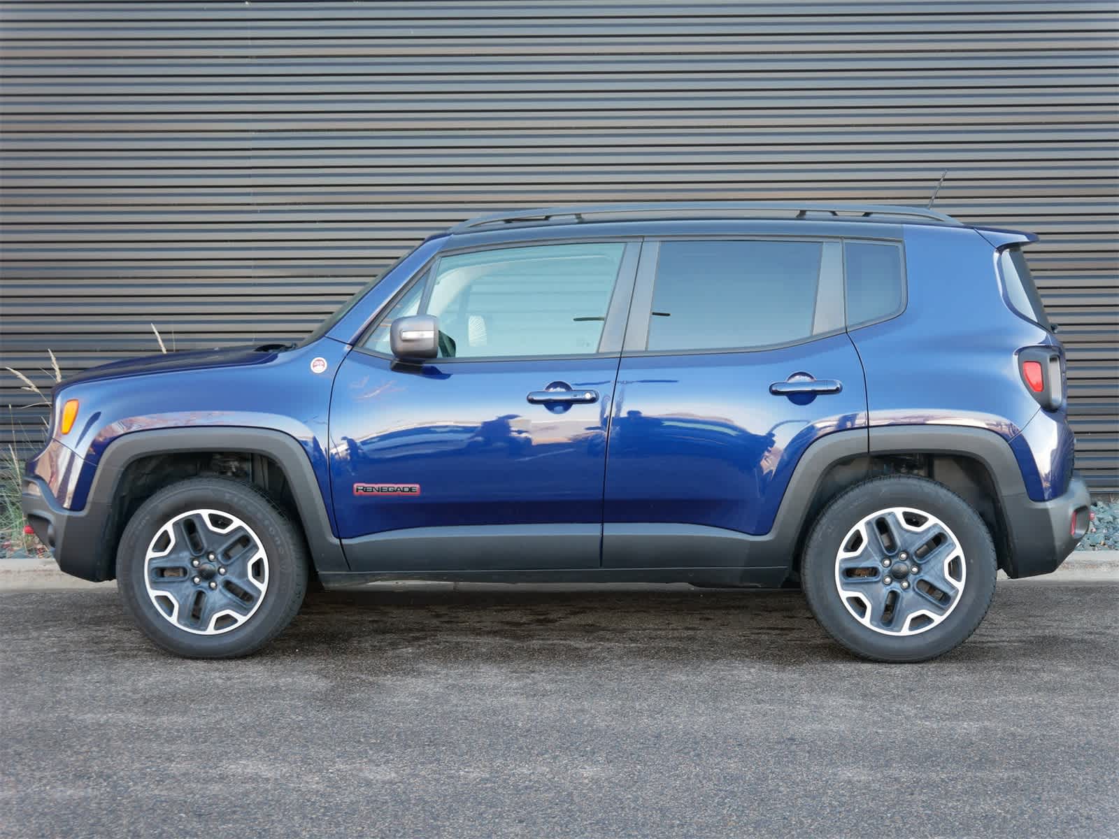 Thumbnail: 2016 Jeep Renegade - 2