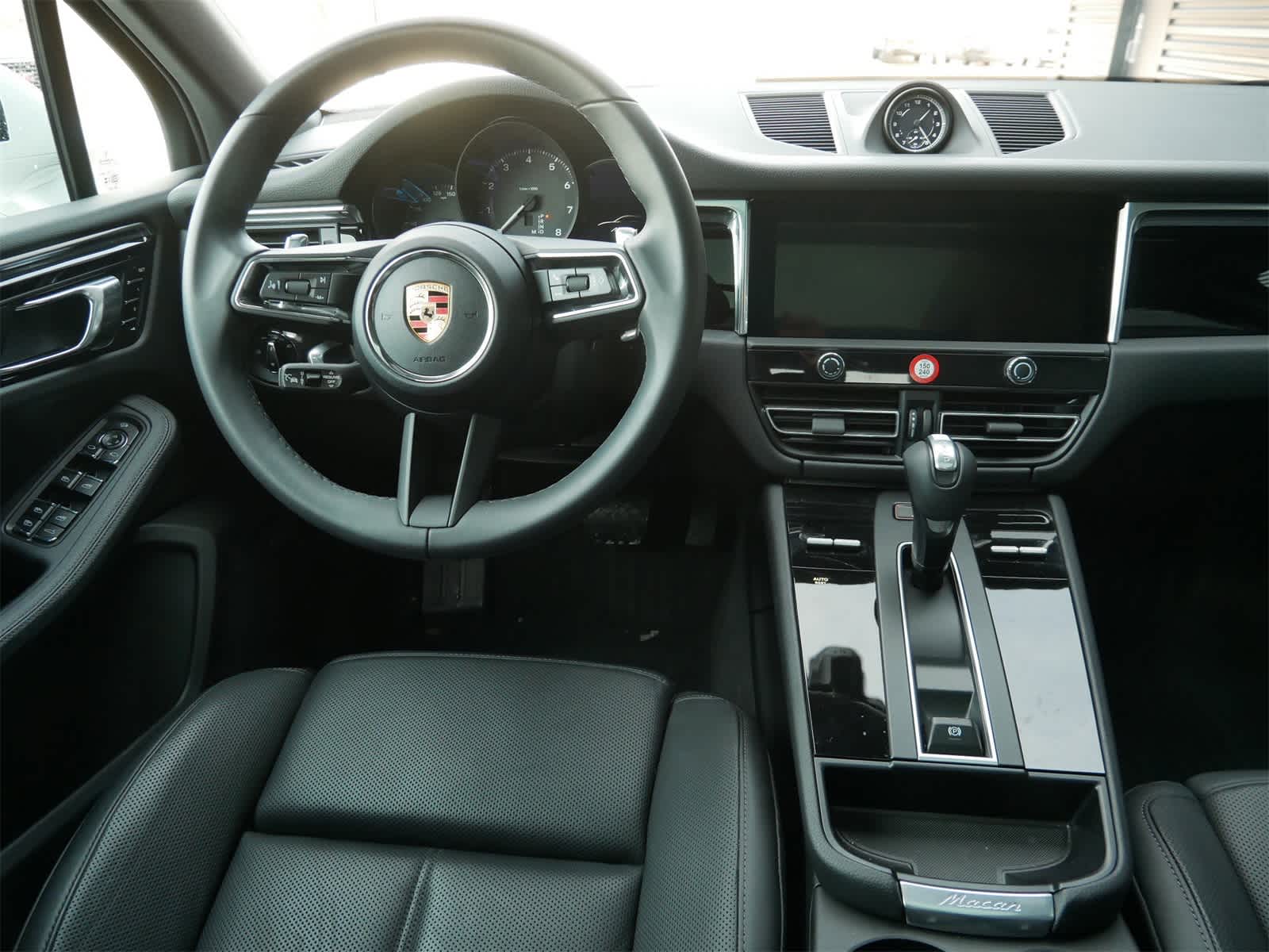 Thumbnail: 2025 Porsche Macan - 14