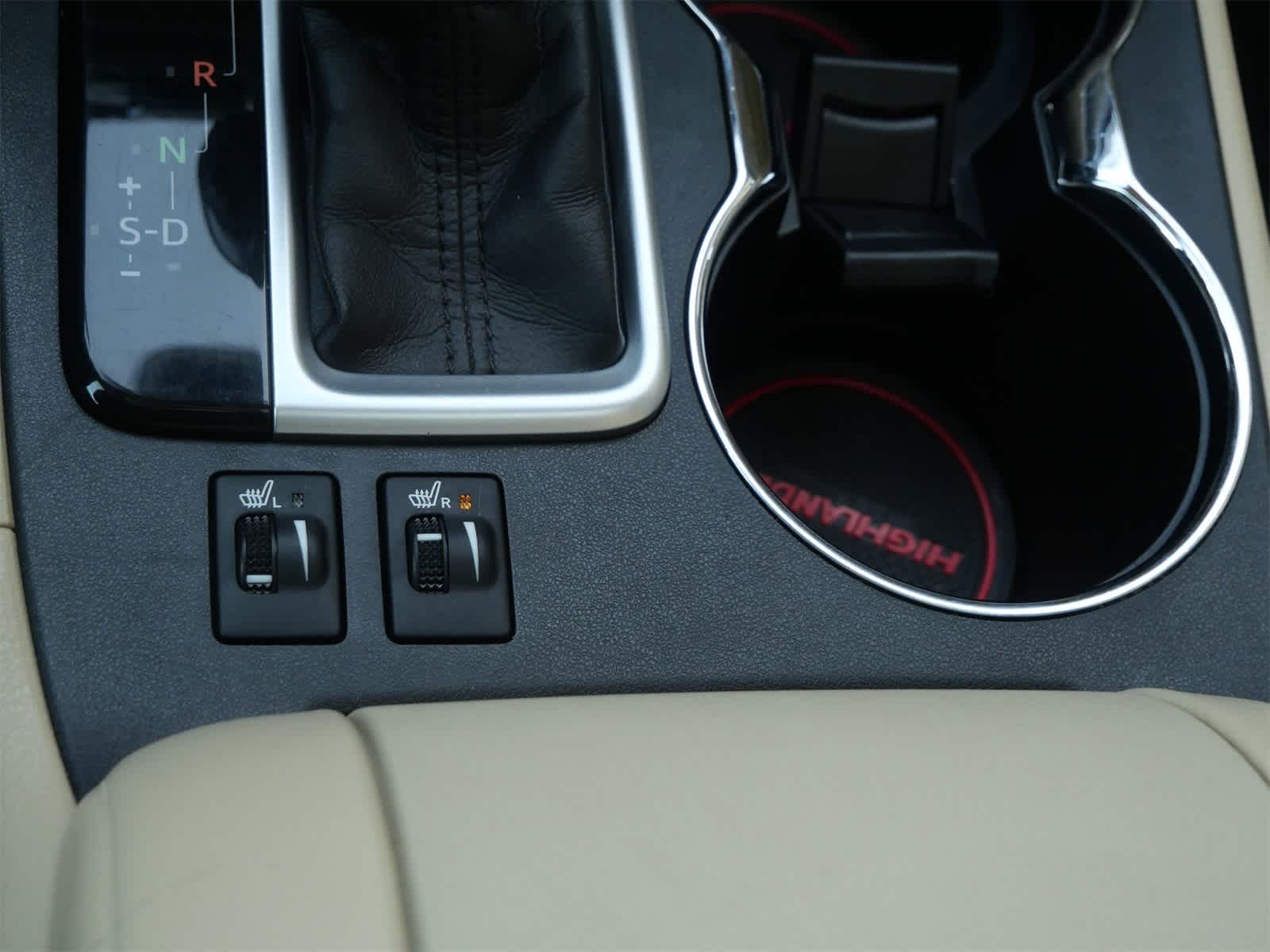 Thumbnail: 2017 Toyota Highlander - 20