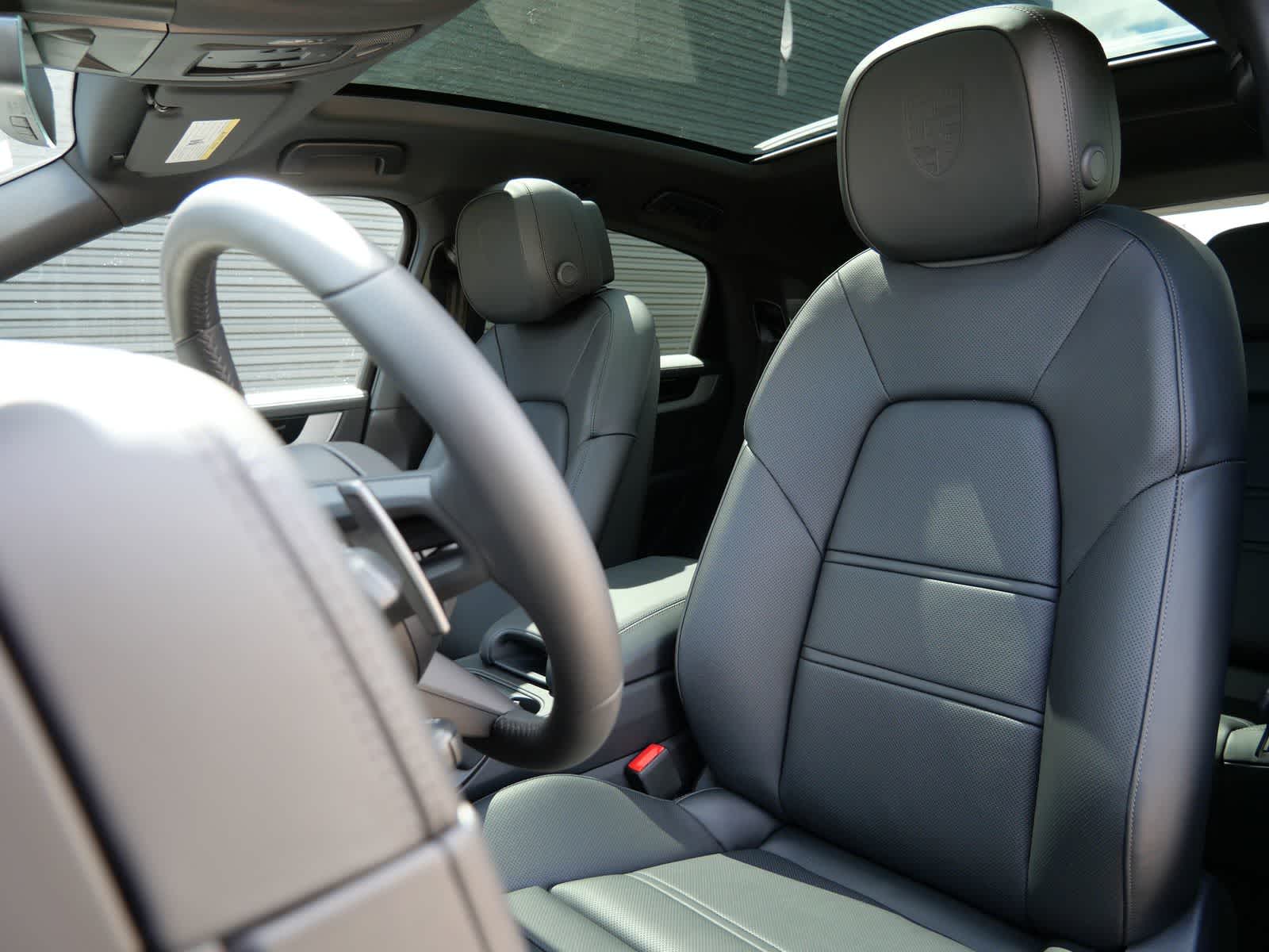 Thumbnail: 2026 Porsche Cayenne - 5