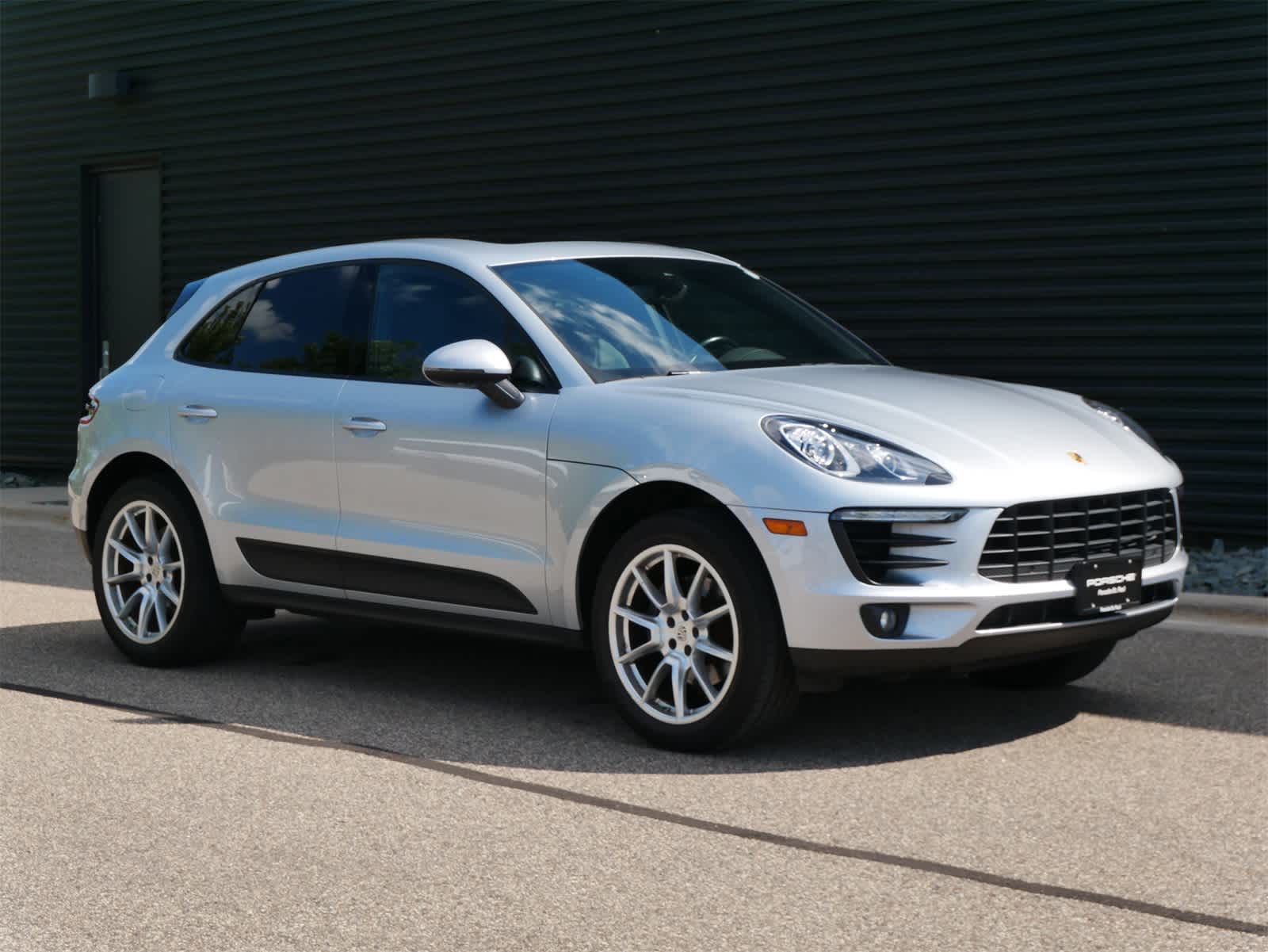 Thumbnail: 2018 Porsche Macan - 28