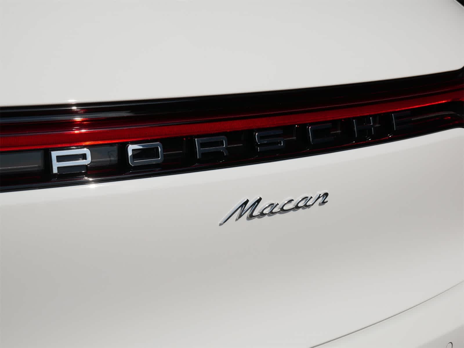 Thumbnail: 2025 Porsche Macan - 26