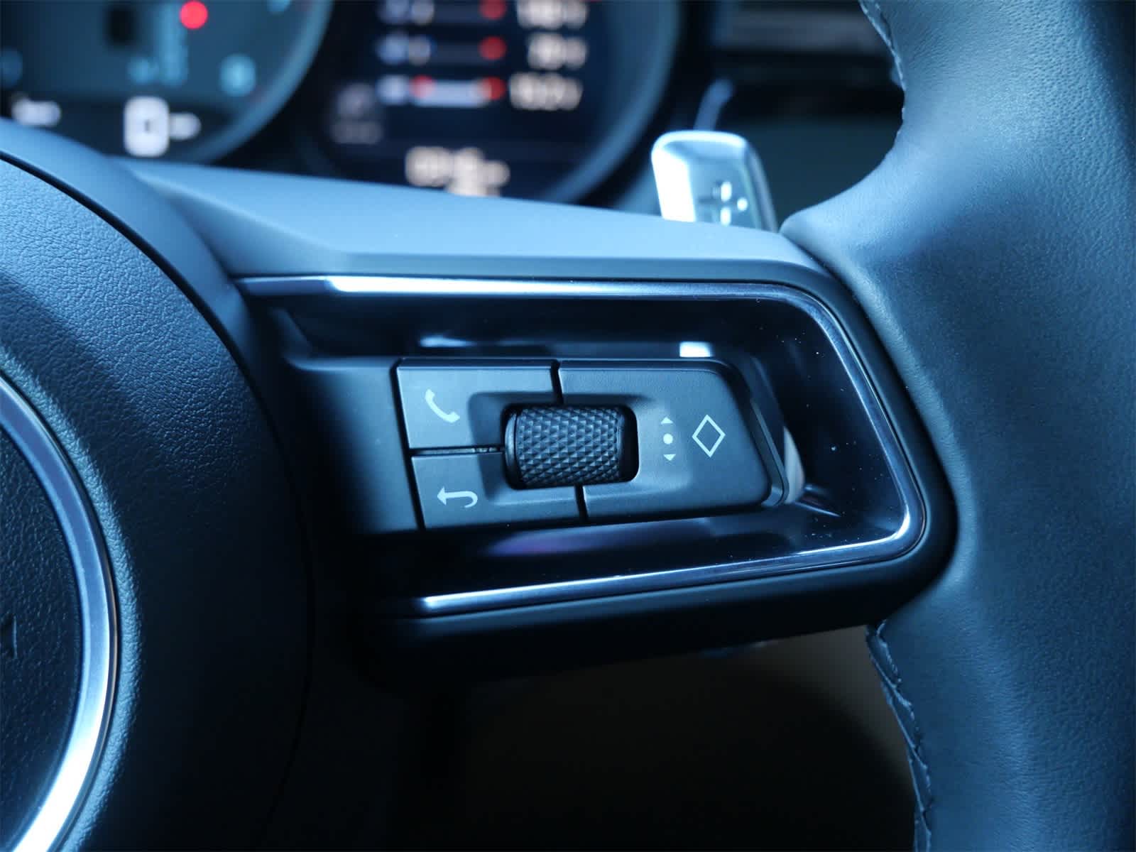 Thumbnail: 2025 Porsche Macan - 26