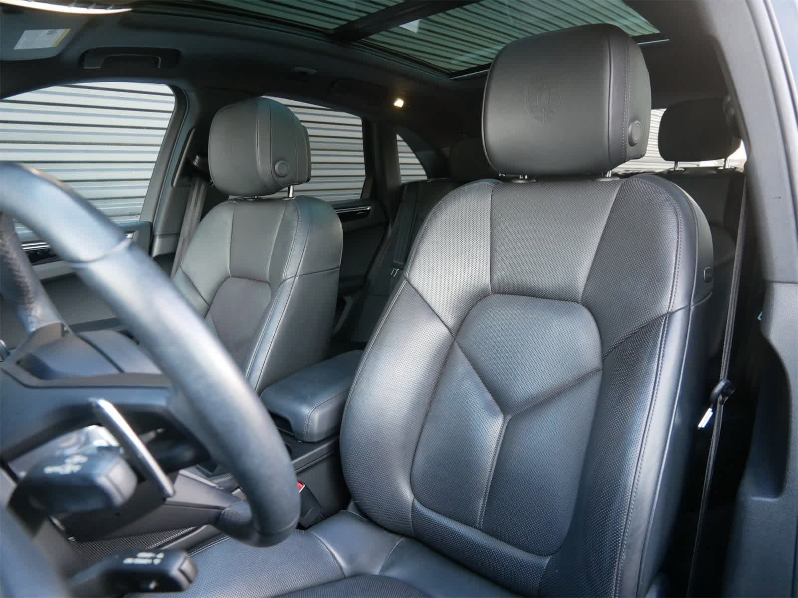 Thumbnail: 2023 Porsche Macan - 5