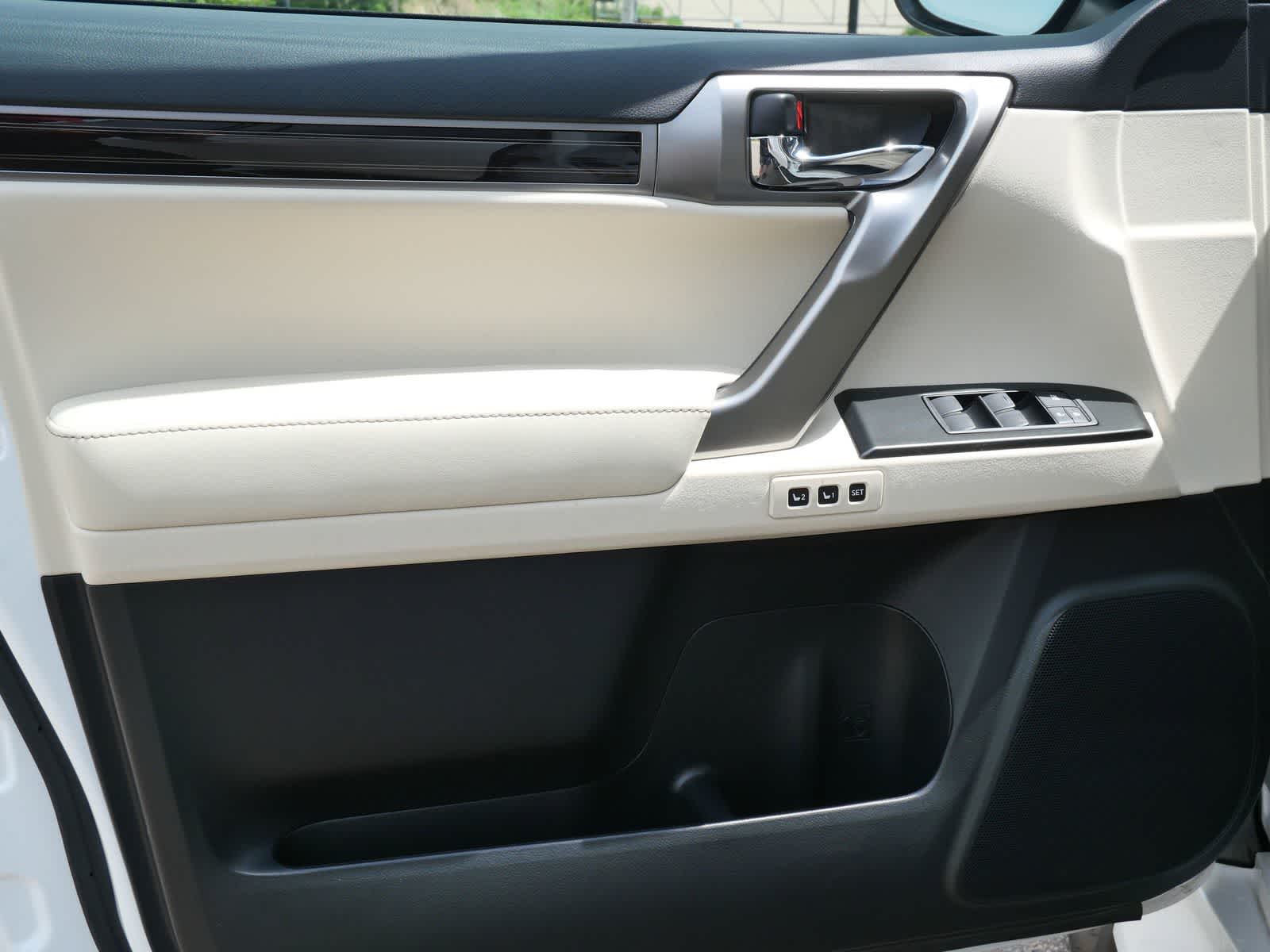 Thumbnail: 2023 Lexus GX - 9