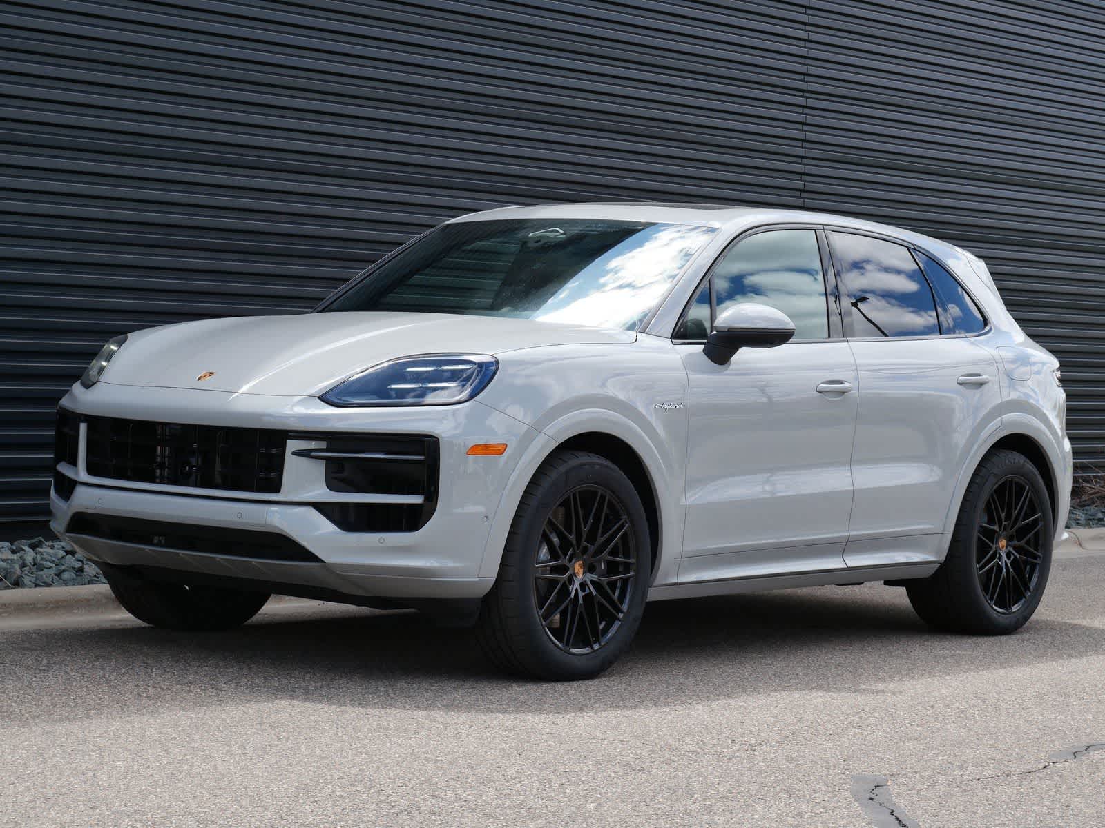 Thumbnail: 2026 Porsche Cayenne - 1