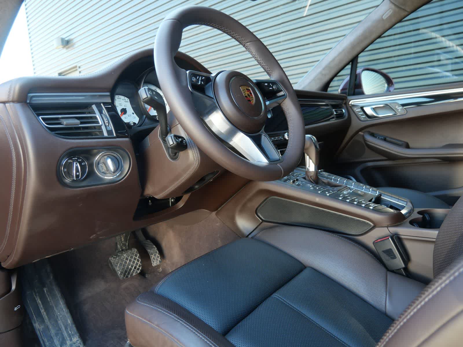 Thumbnail: 2021 Porsche Macan - 4