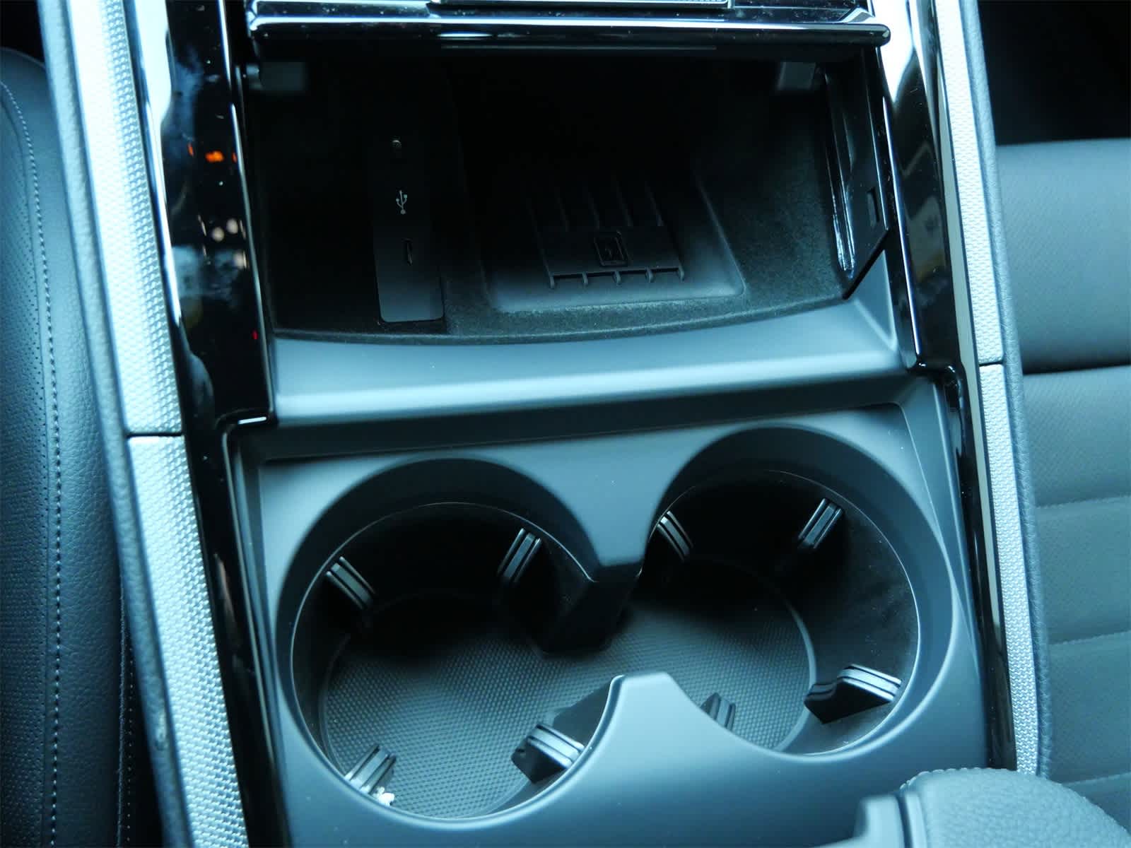 Thumbnail: 2026 Porsche Panamera - 25