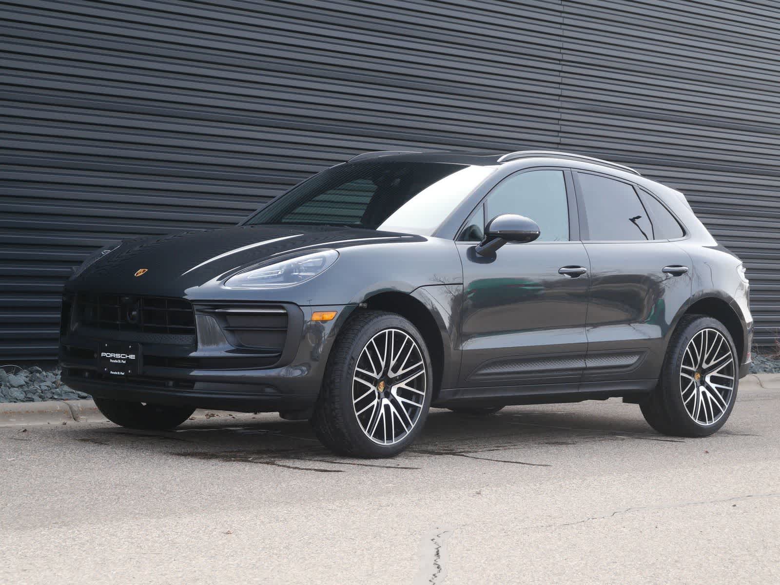 Thumbnail: 2026 Porsche Macan - 1