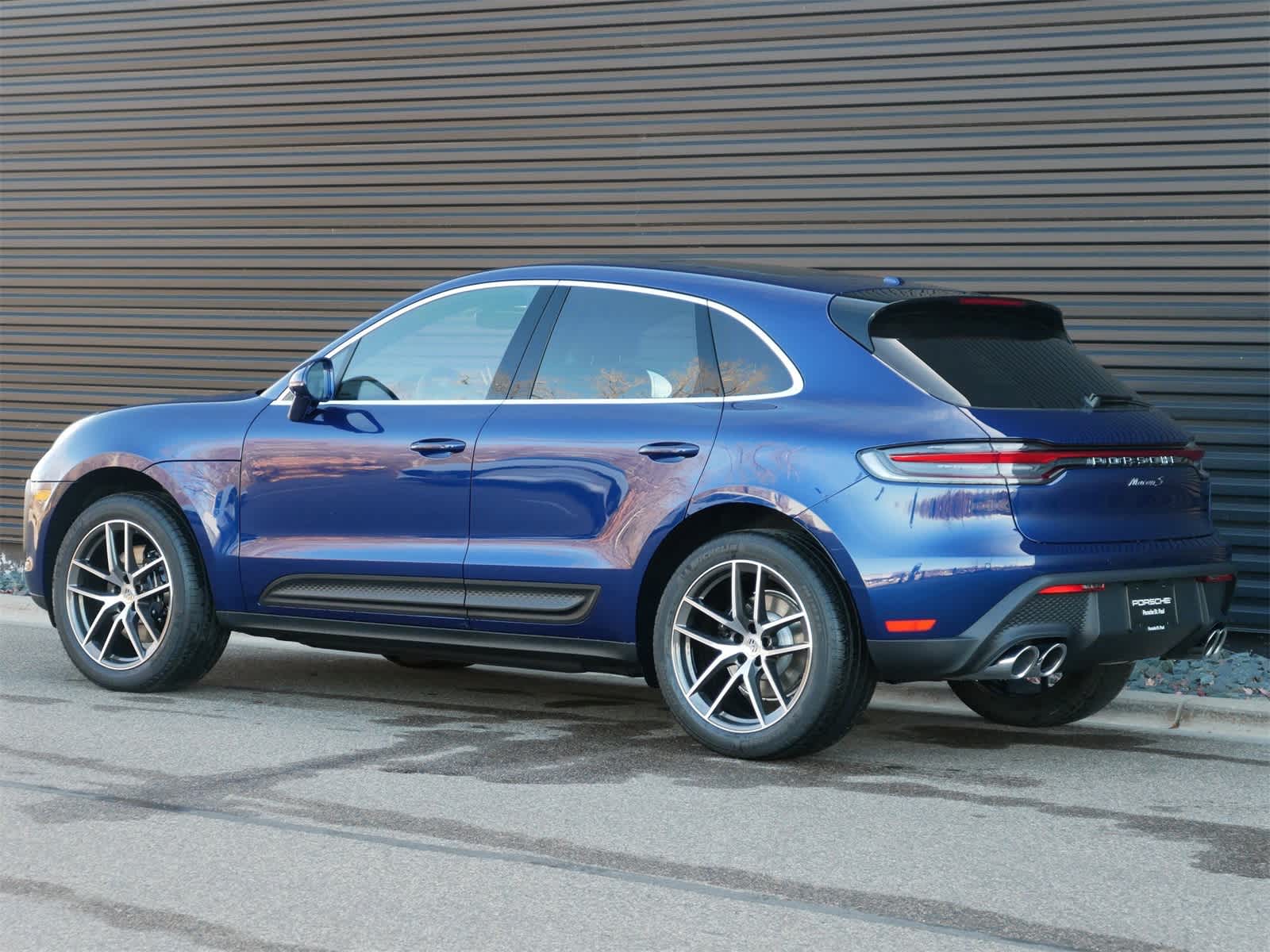 Thumbnail: 2026 Porsche Macan - 3