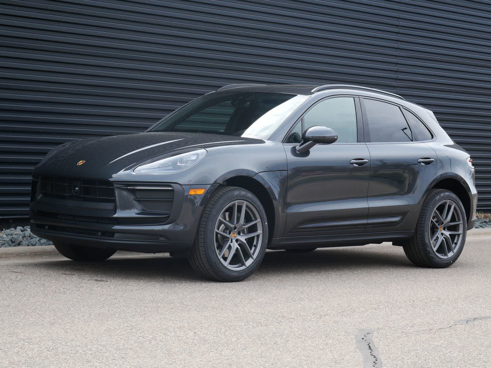 Thumbnail: 2026 Porsche Macan - 1
