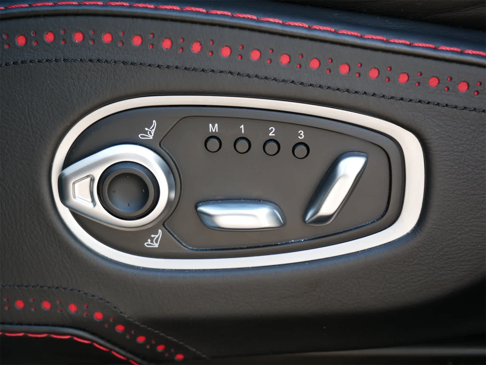 Thumbnail: 2021 Aston Martin DBX - 11