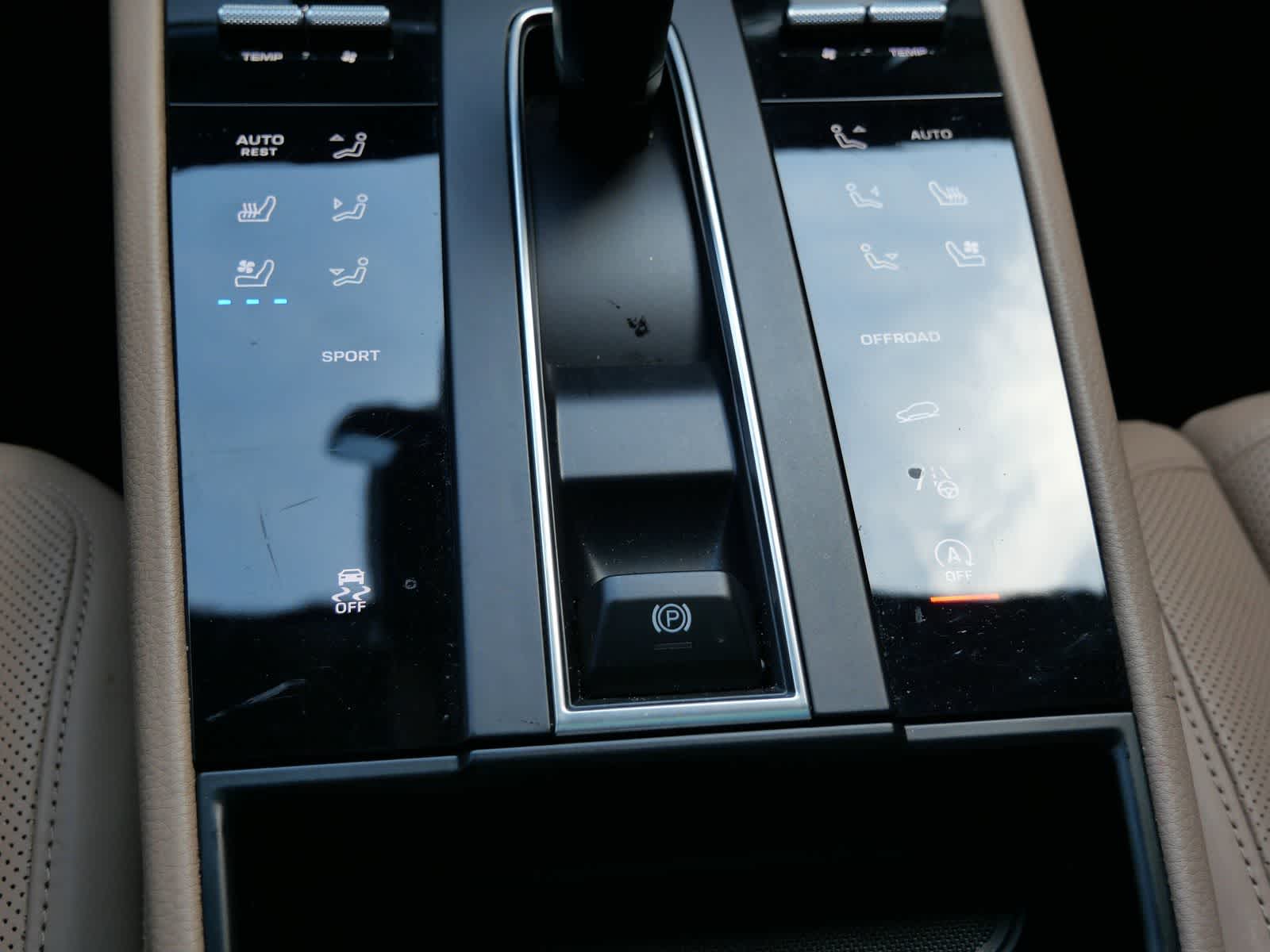 Thumbnail: 2024 Porsche Macan - 17