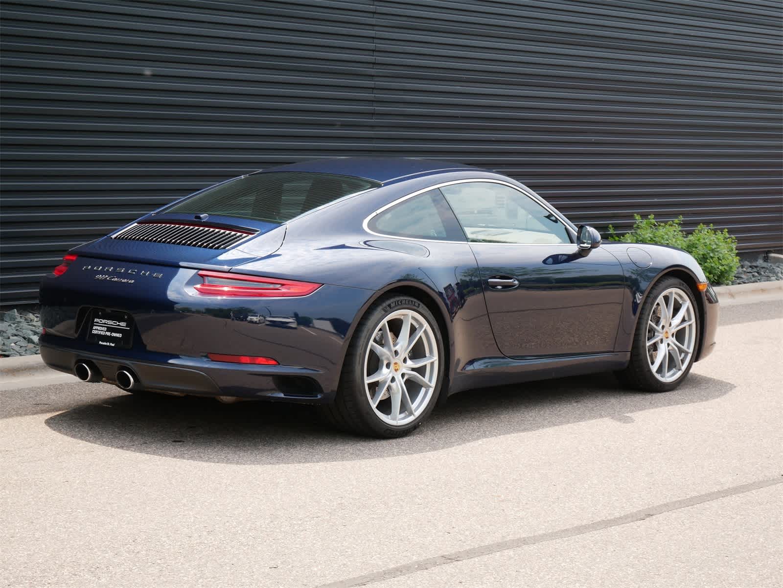 2018 Porsche 911 Carrera 24