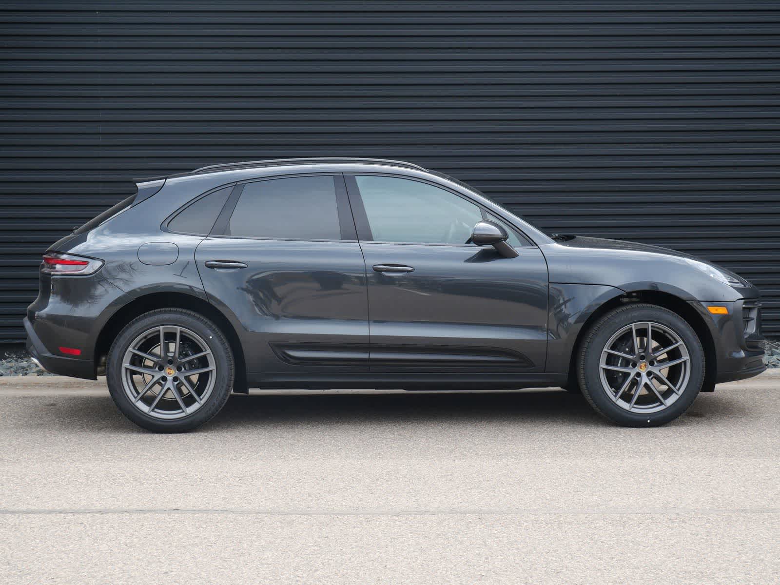 Thumbnail: 2026 Porsche Macan - 26