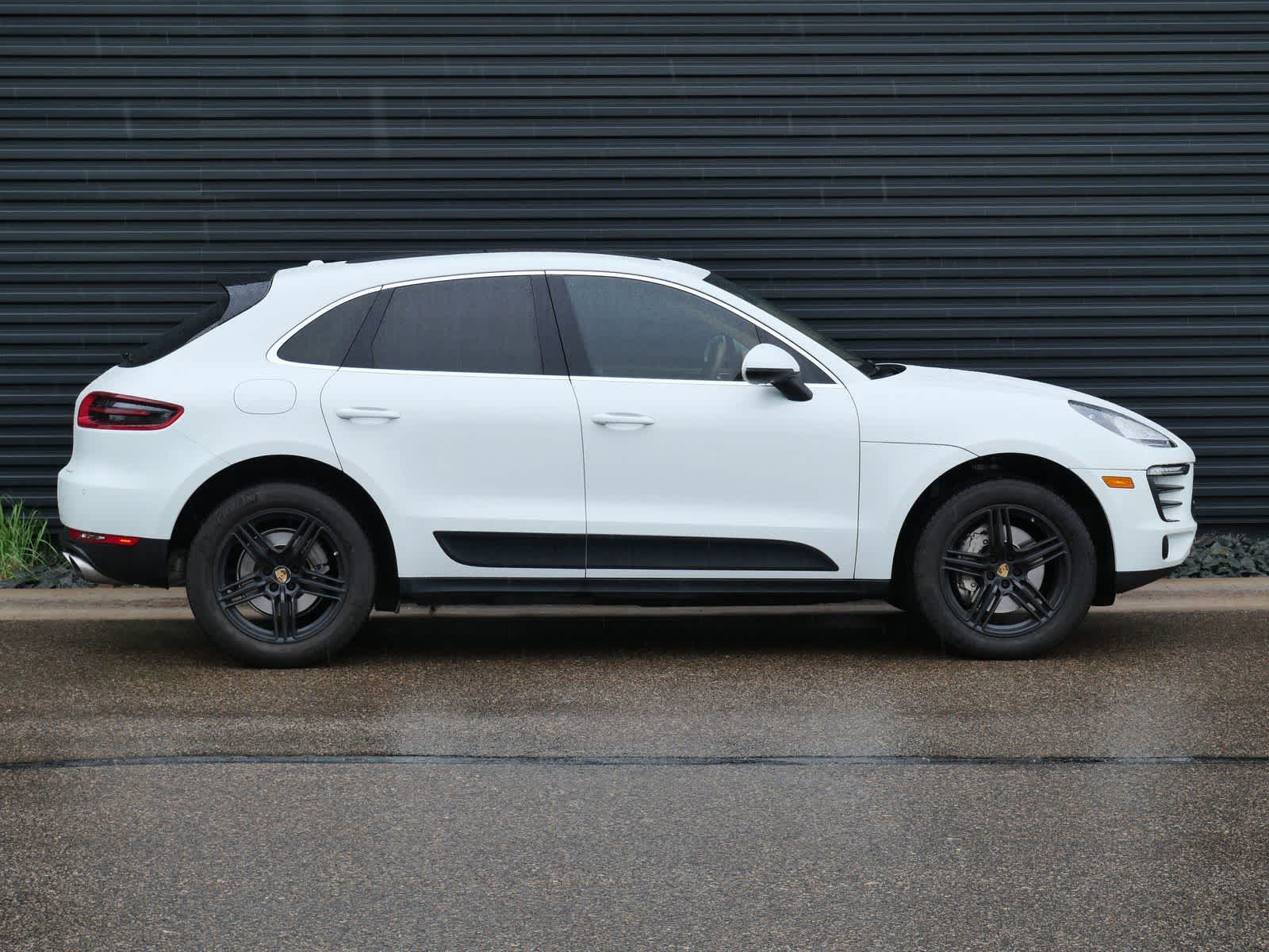 Thumbnail: 2015 Porsche Macan - 27