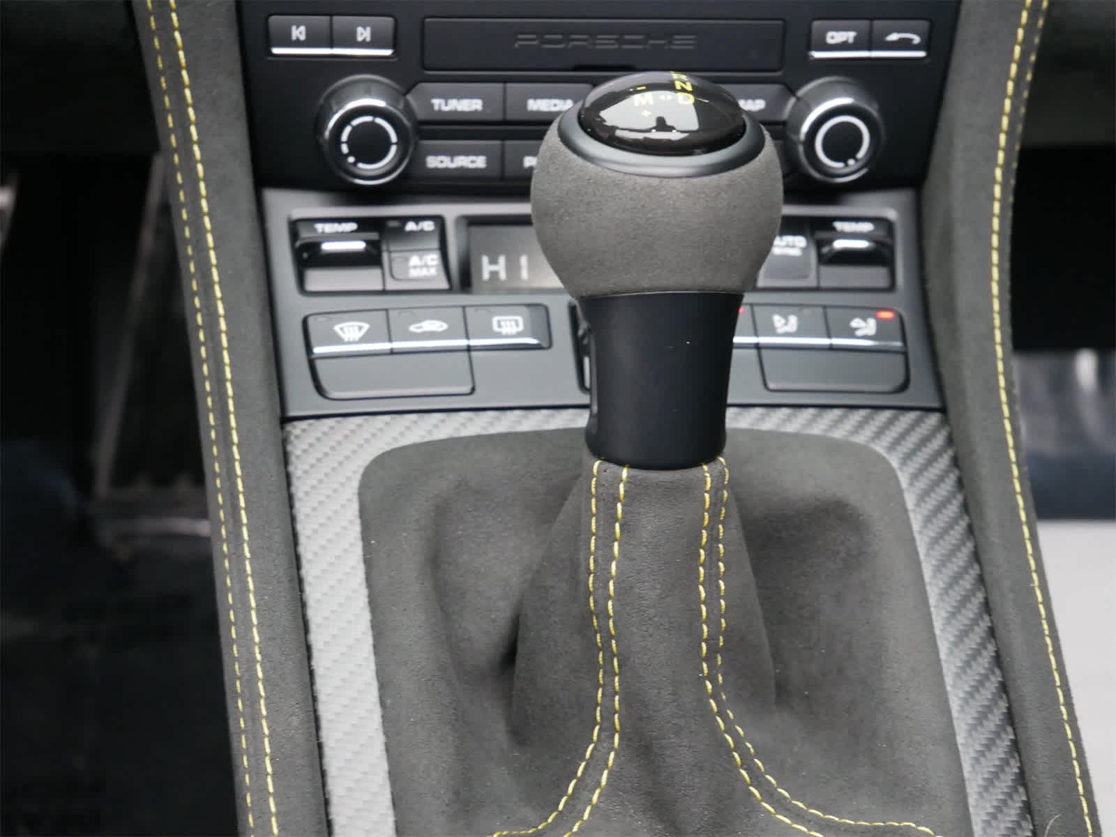 Thumbnail: 2025 Porsche  - 17