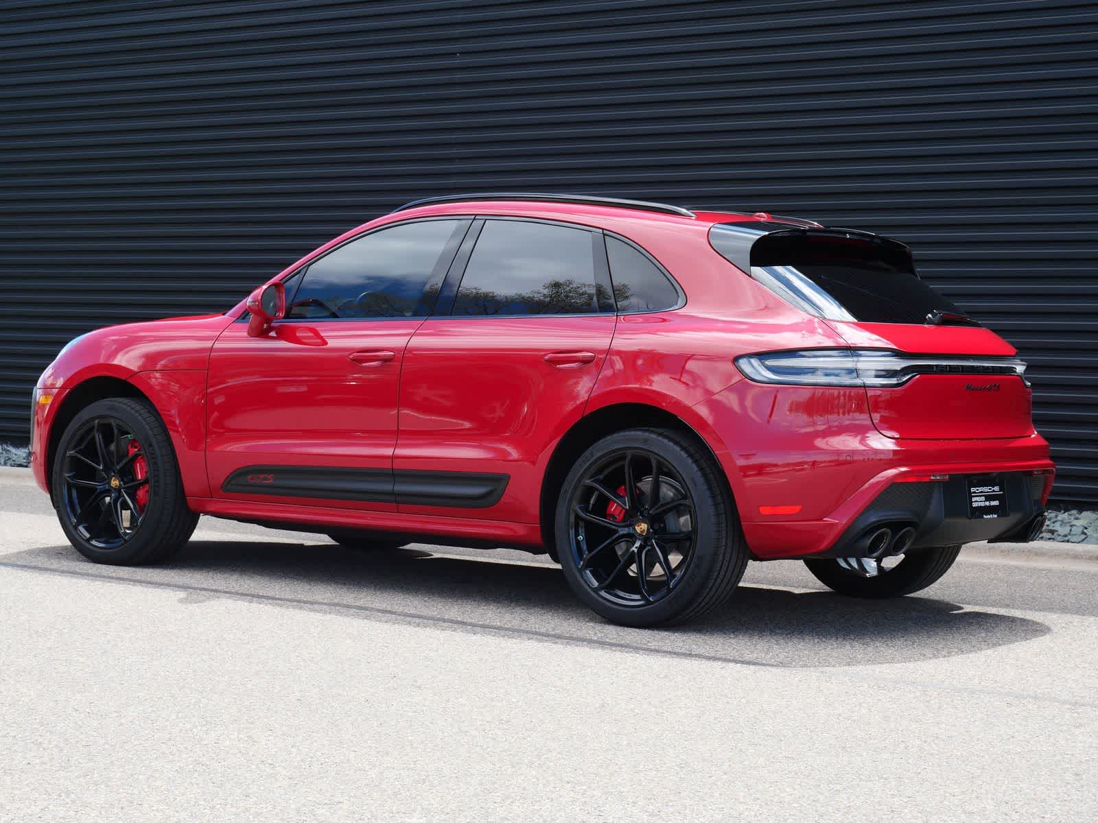 Thumbnail: 2022 Porsche Macan - 3