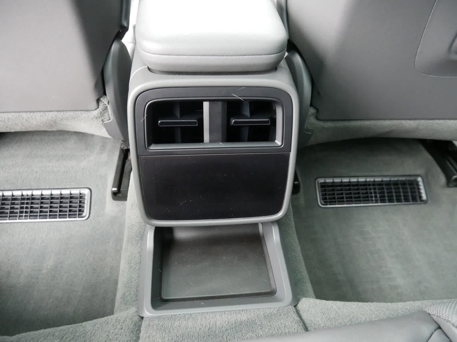 Thumbnail: 2021 Porsche Taycan - 14