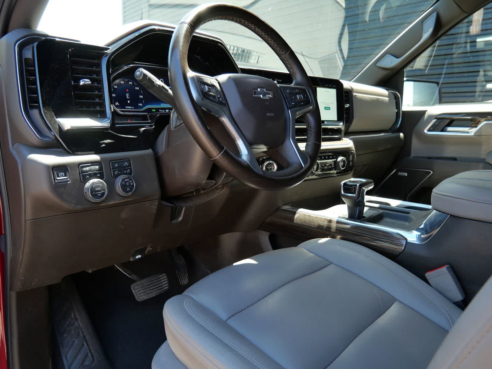 Thumbnail: 2025 Chevrolet Silverado 1500 - 3