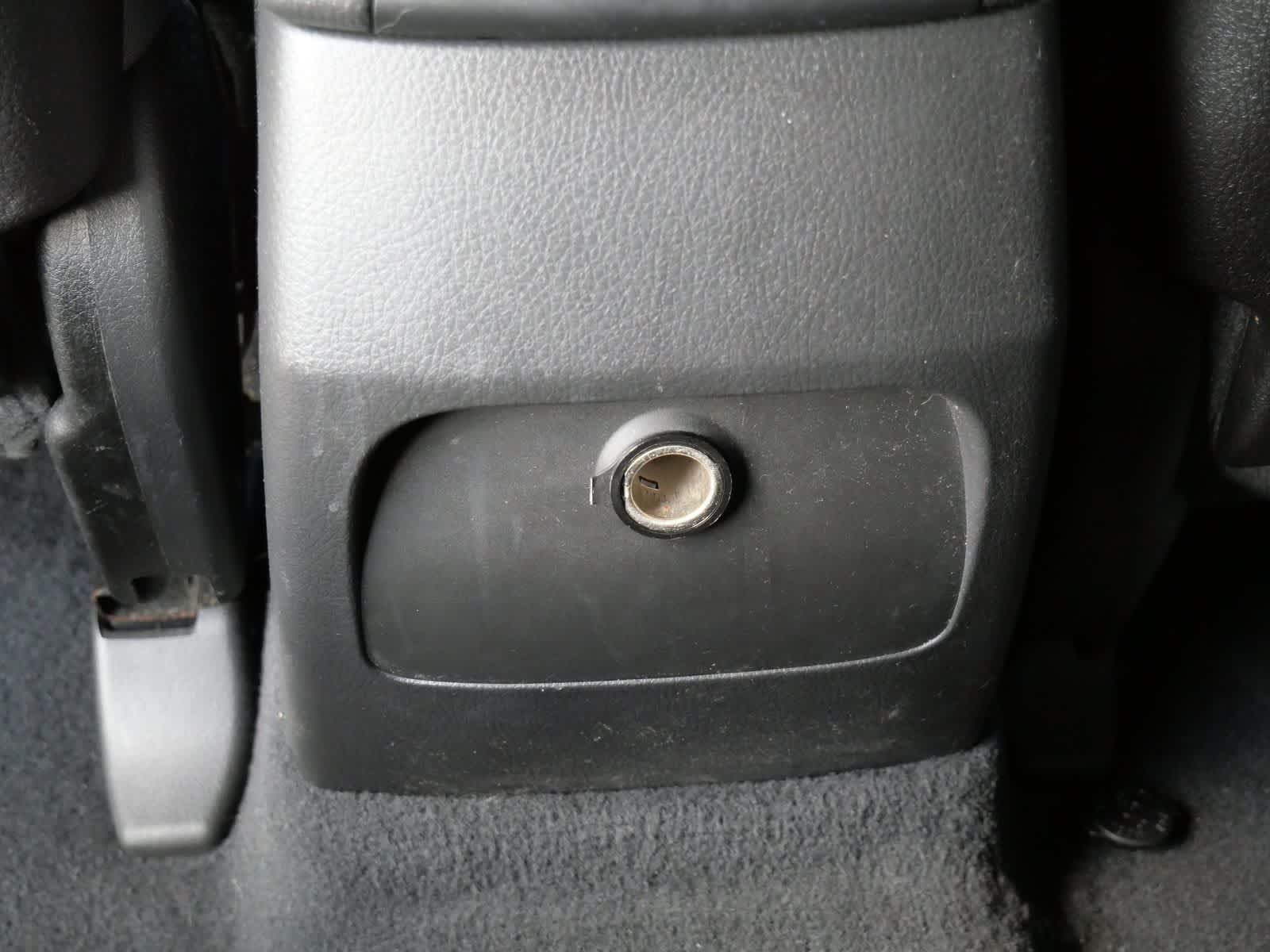 Thumbnail: 2012 Kia Sorento - 13