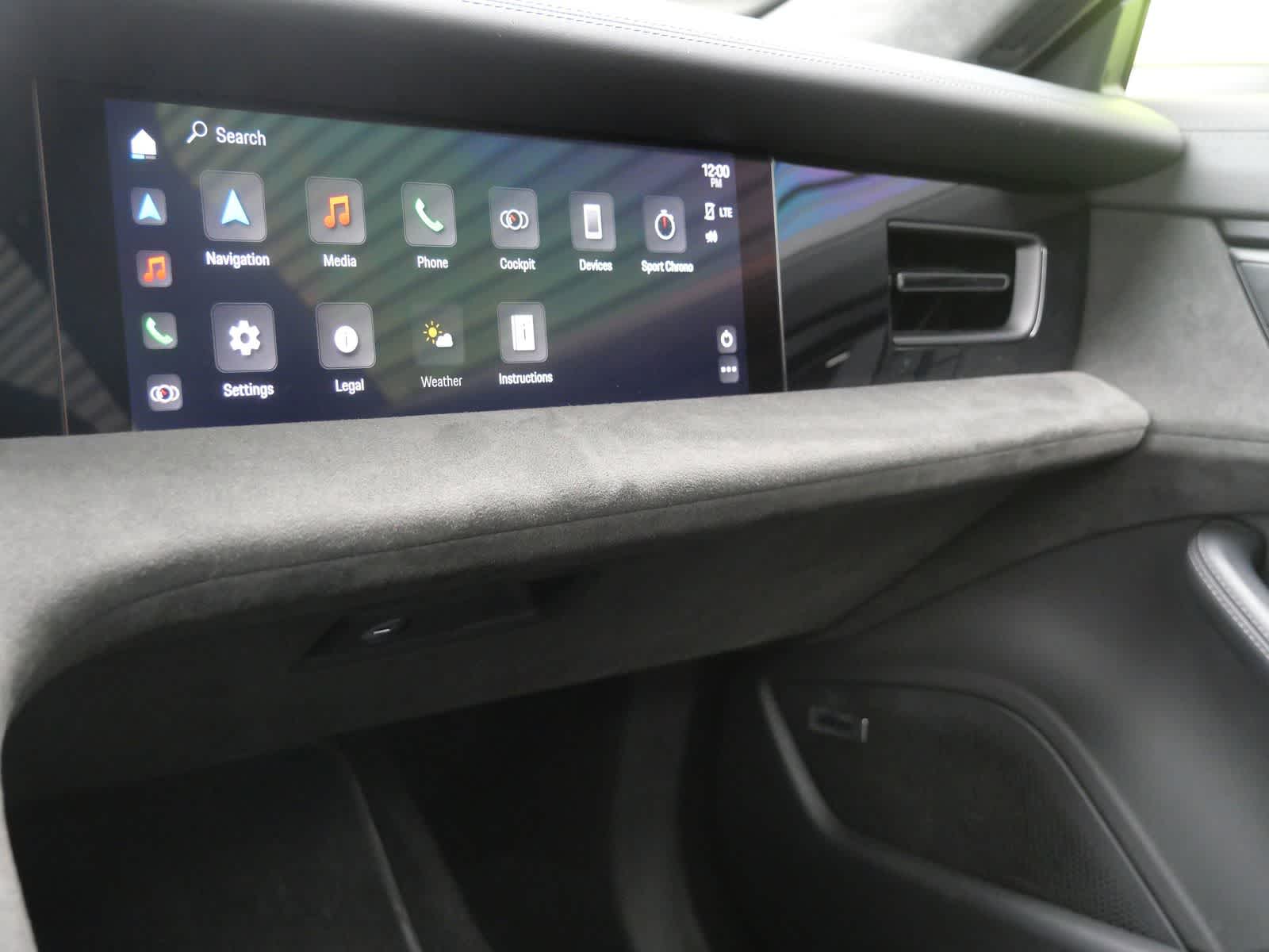 Thumbnail: 2022 Porsche Taycan - 20