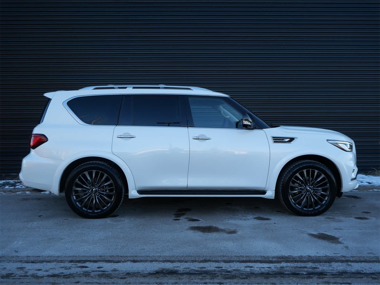 Thumbnail: 2023 INFINITI QX80 - 27