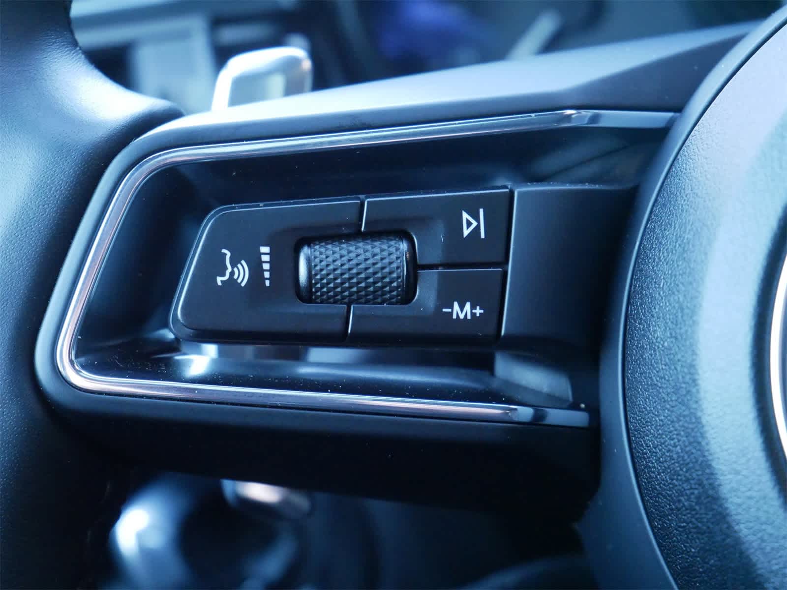 Thumbnail: 2025 Porsche Macan - 19