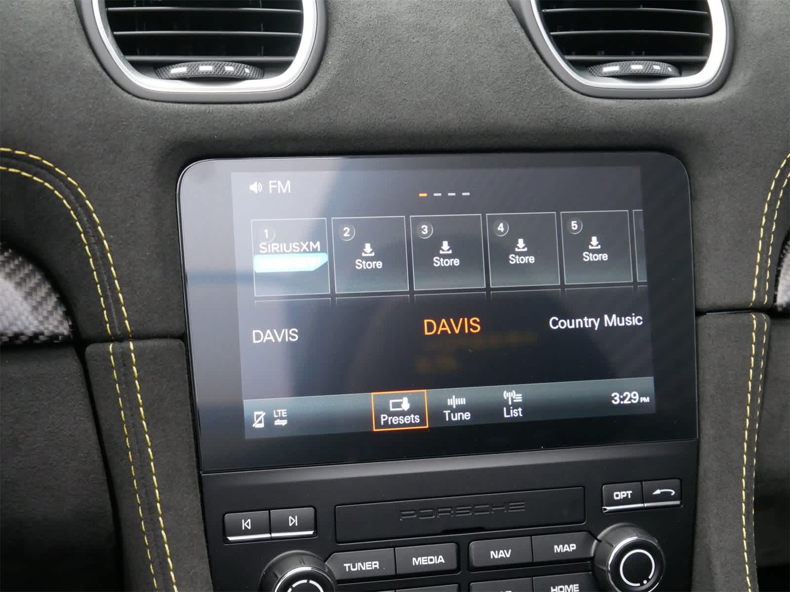 Thumbnail: 2025 Porsche  - 19