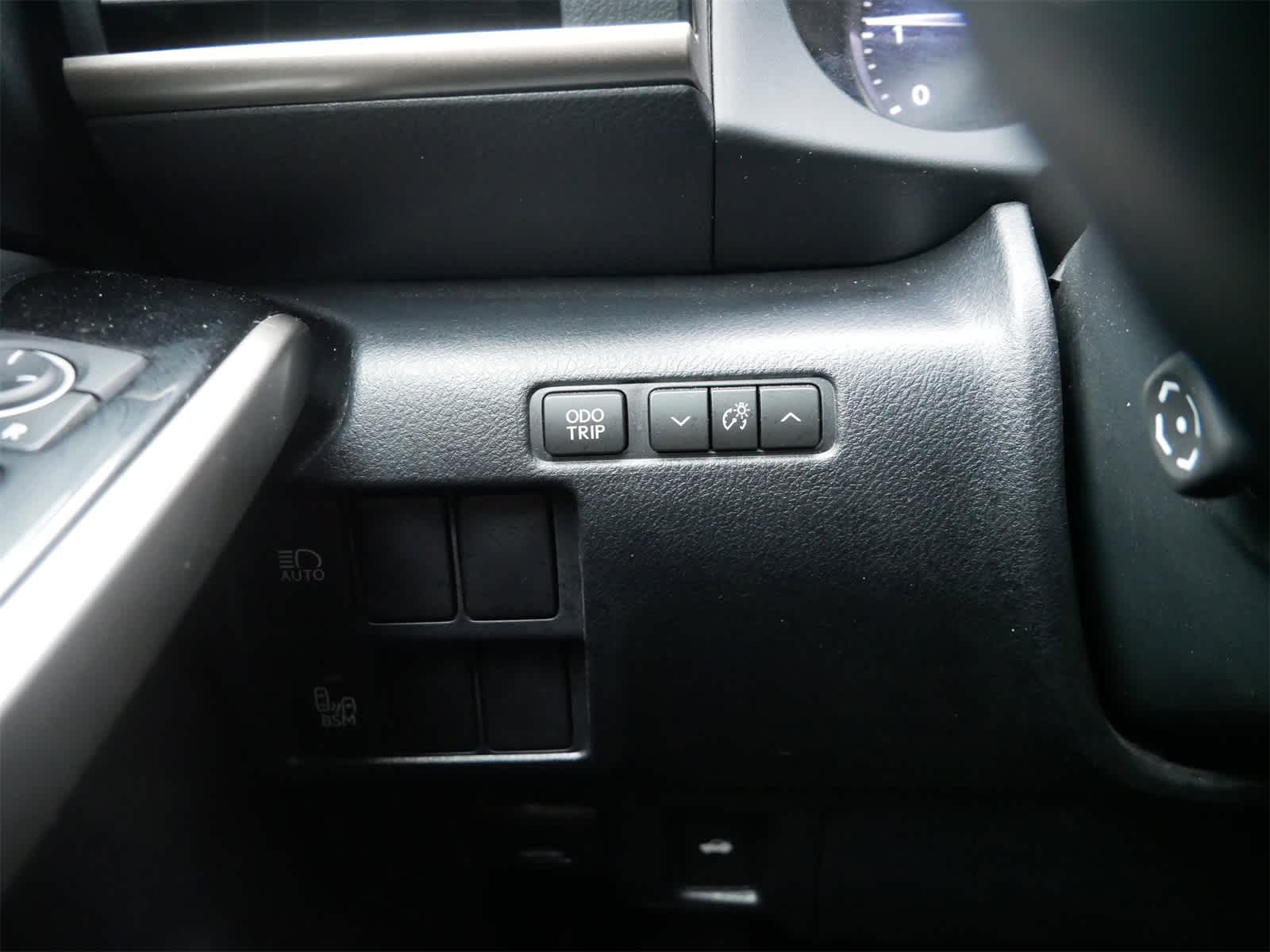 Thumbnail: 2019 Lexus IS - 14