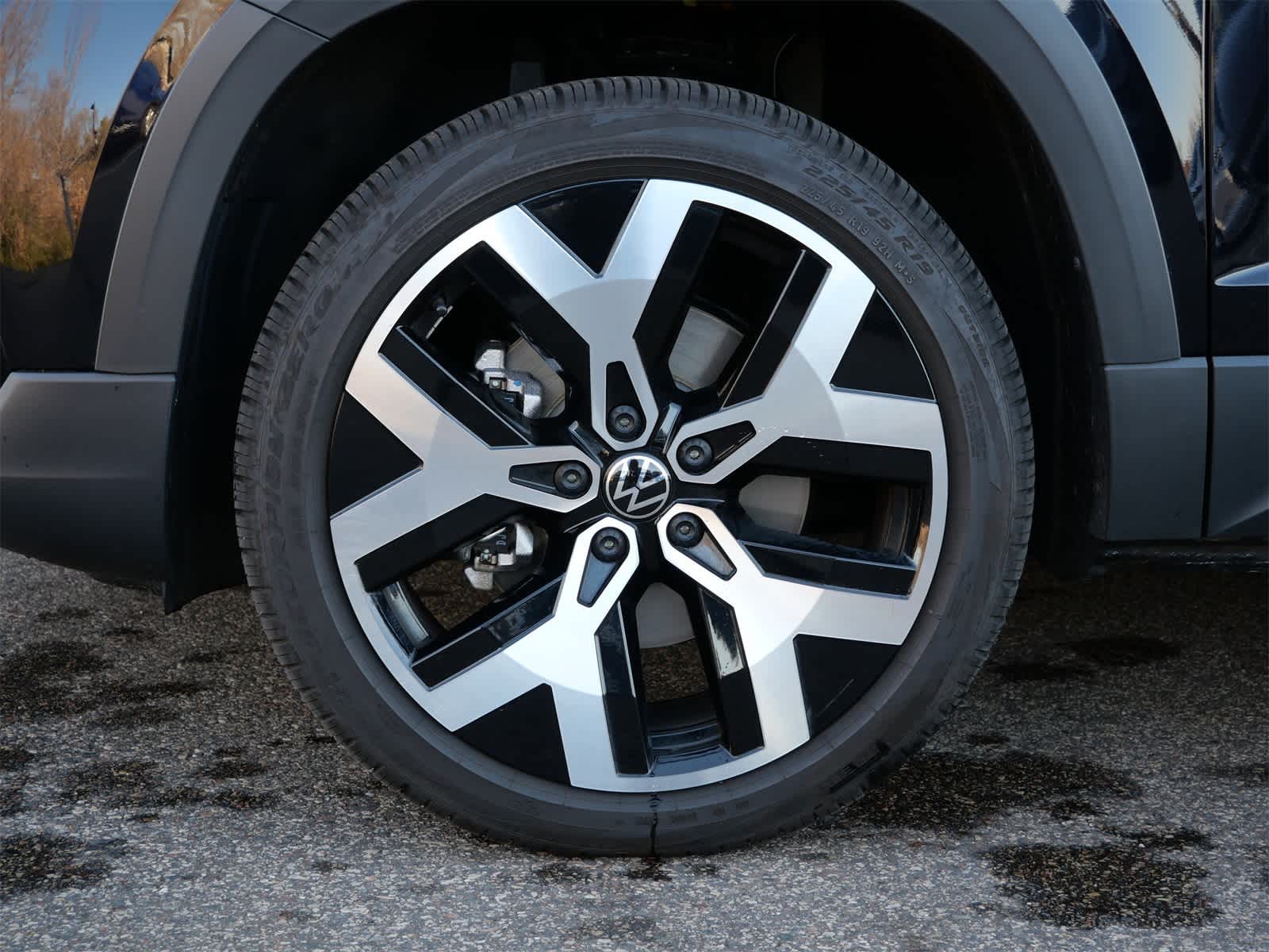 Thumbnail: 2023 Volkswagen Taos - 21