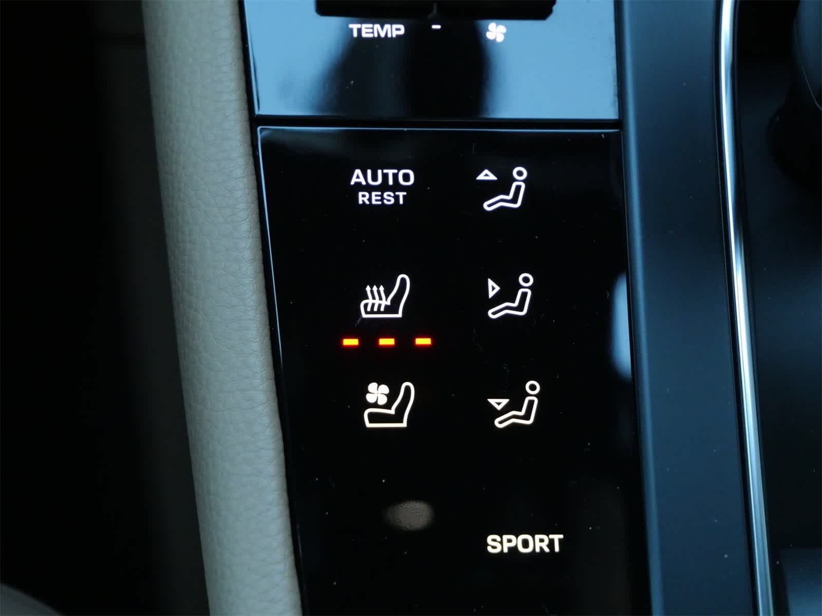 Thumbnail: 2025 Porsche Macan - 21