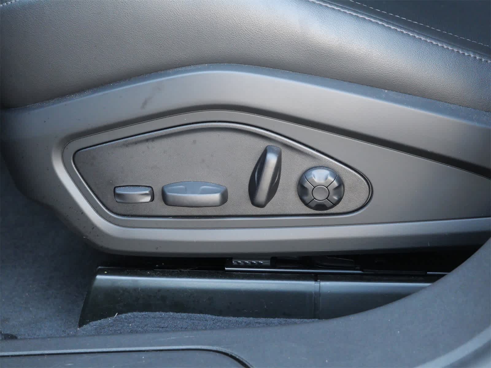 Thumbnail: 2024 Porsche Taycan - 10