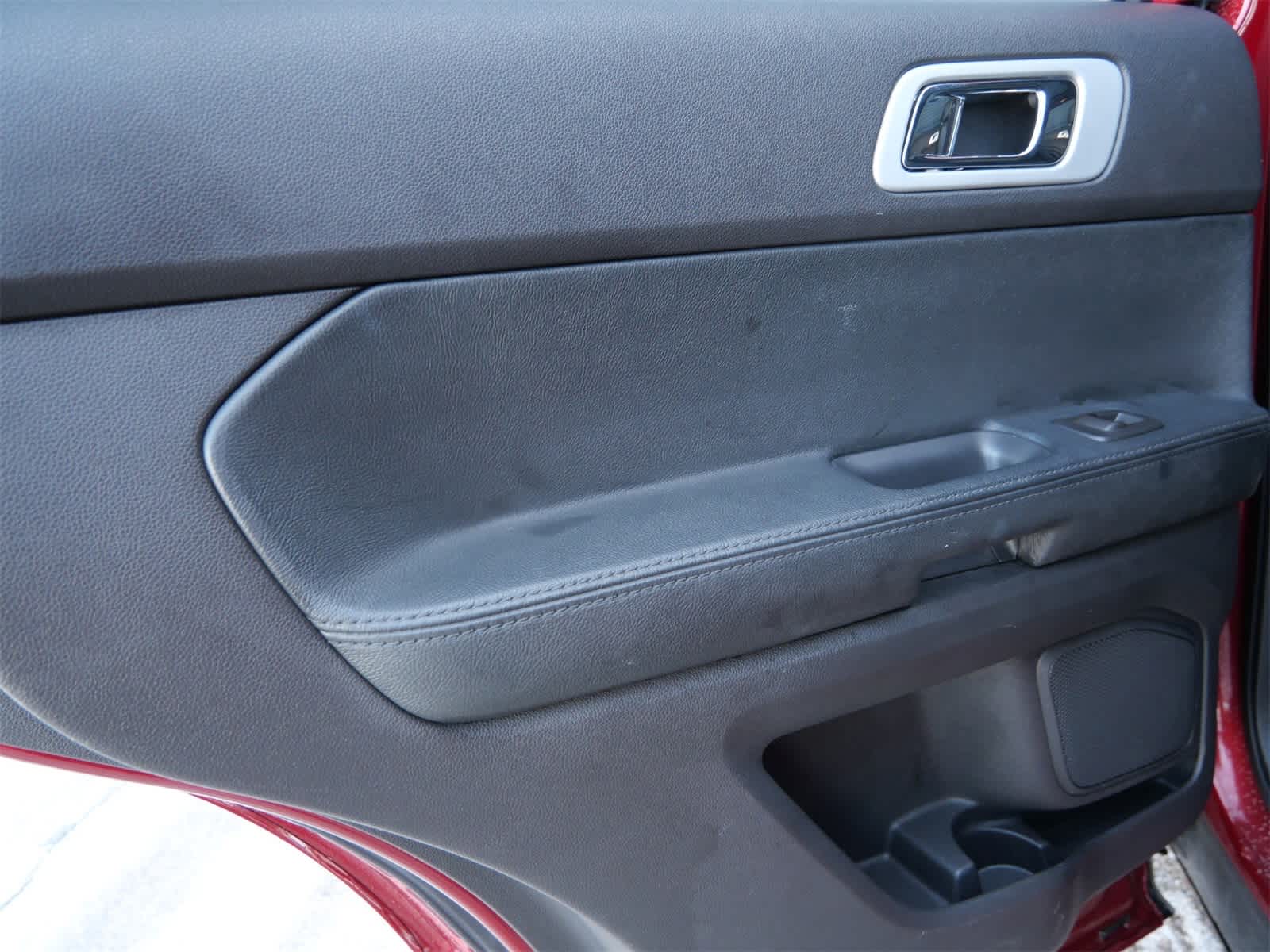 Thumbnail: 2015 Ford Explorer - 12