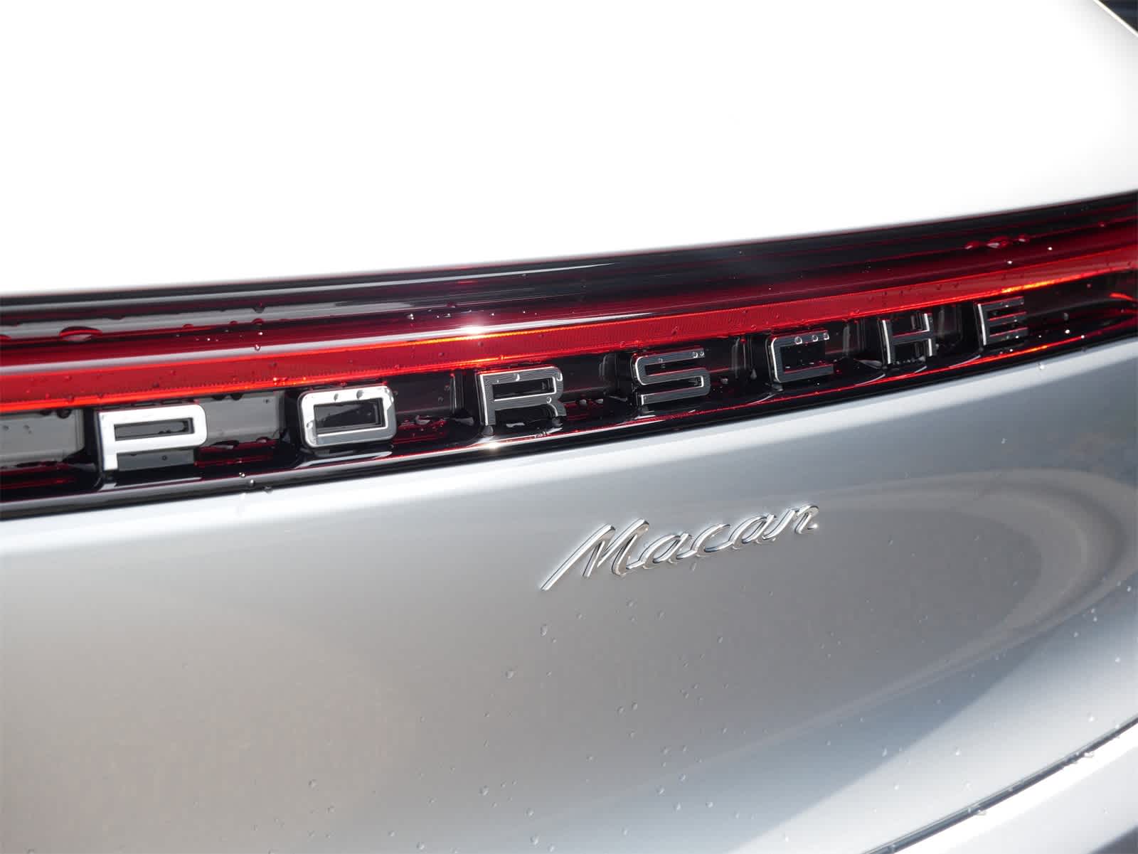 Thumbnail: 2026 Porsche Macan - 23