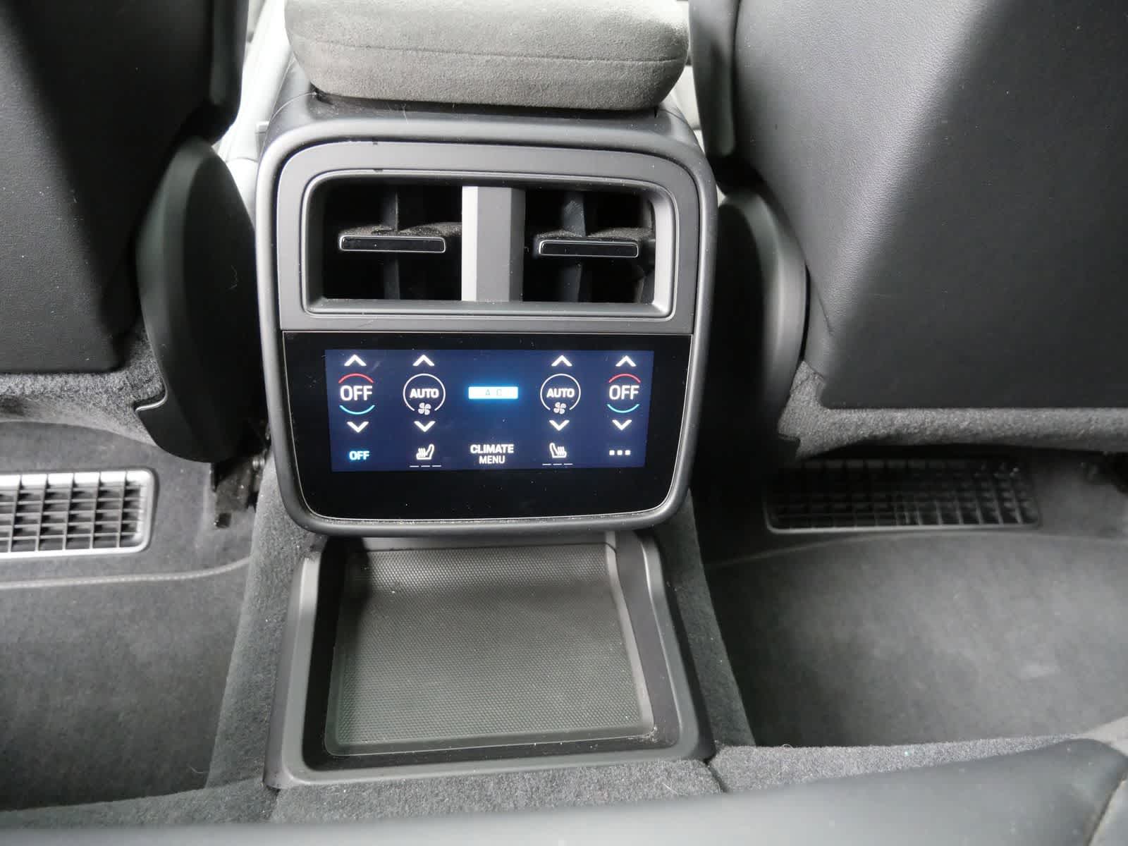 Thumbnail: 2022 Porsche Taycan - 13