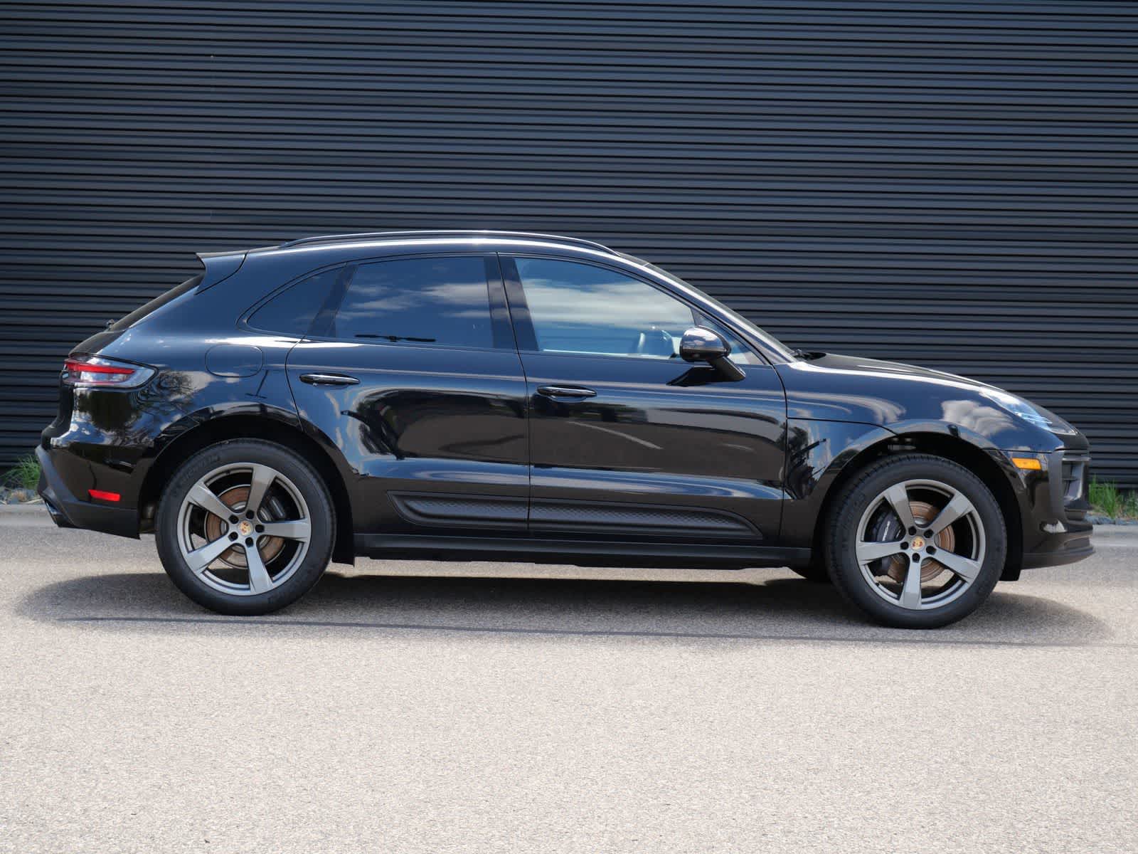 Thumbnail: 2026 Porsche Macan - 26