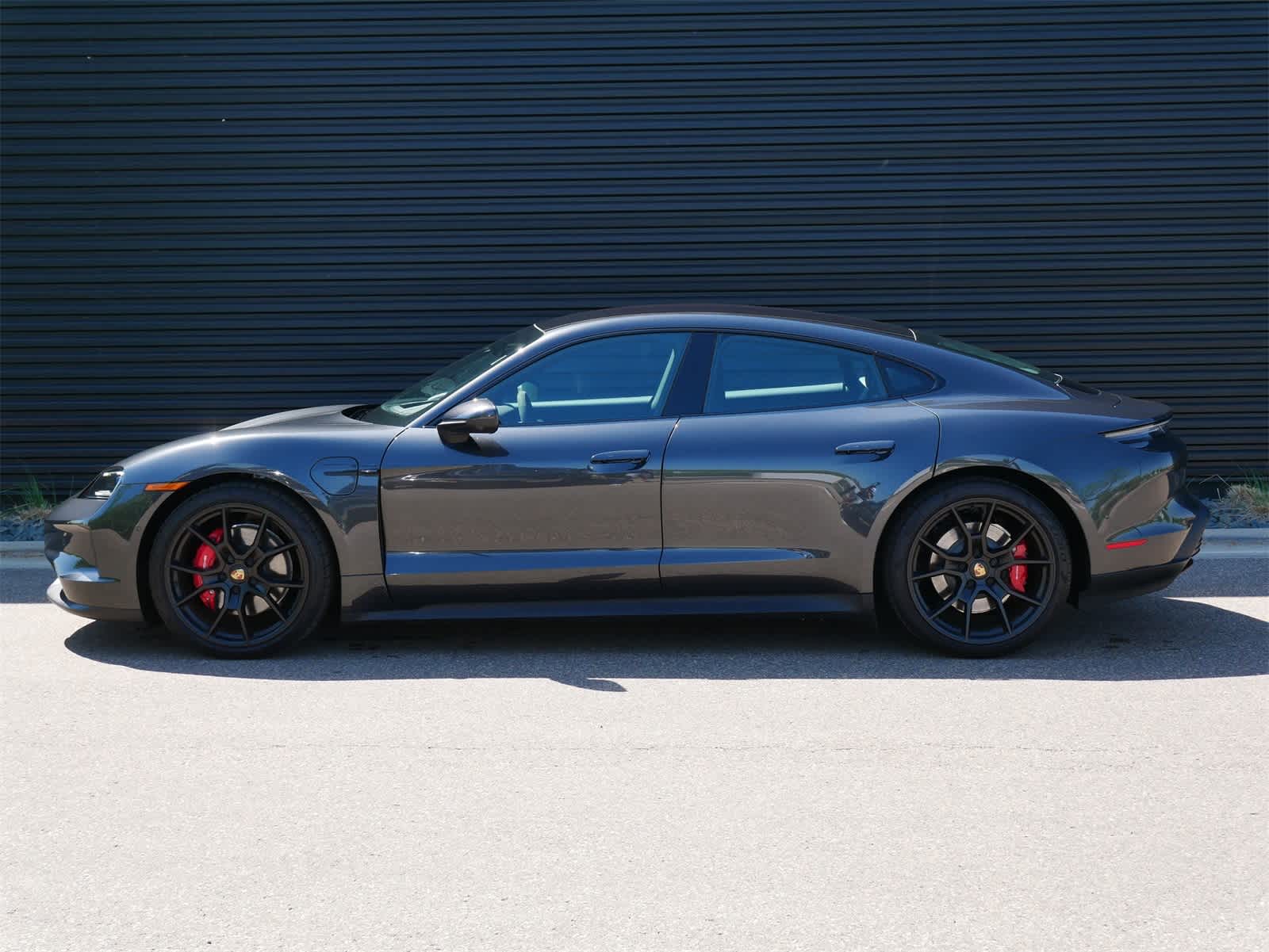 Thumbnail: 2025 Porsche Taycan - 2