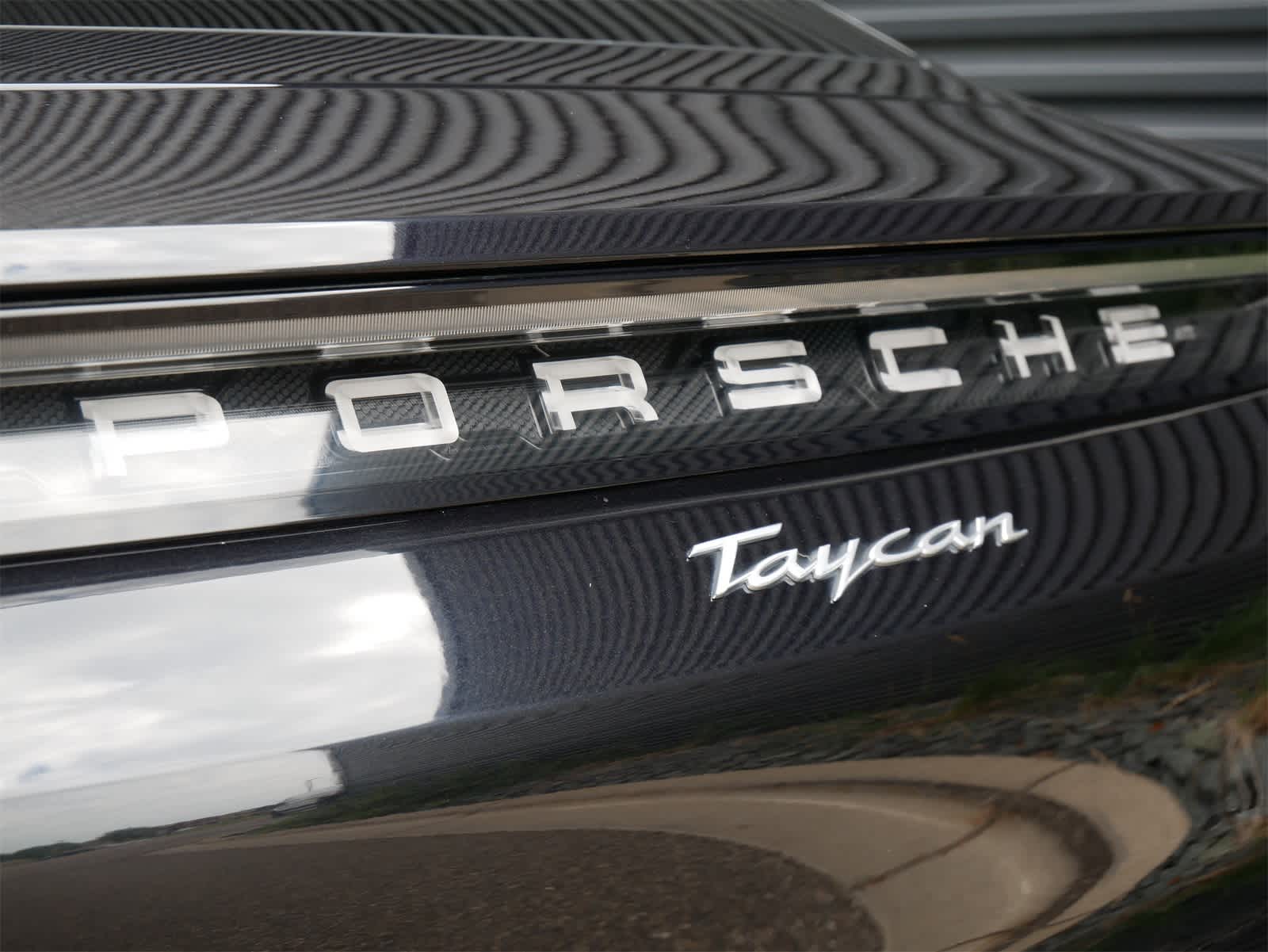 Thumbnail: 2023 Porsche Taycan - 23