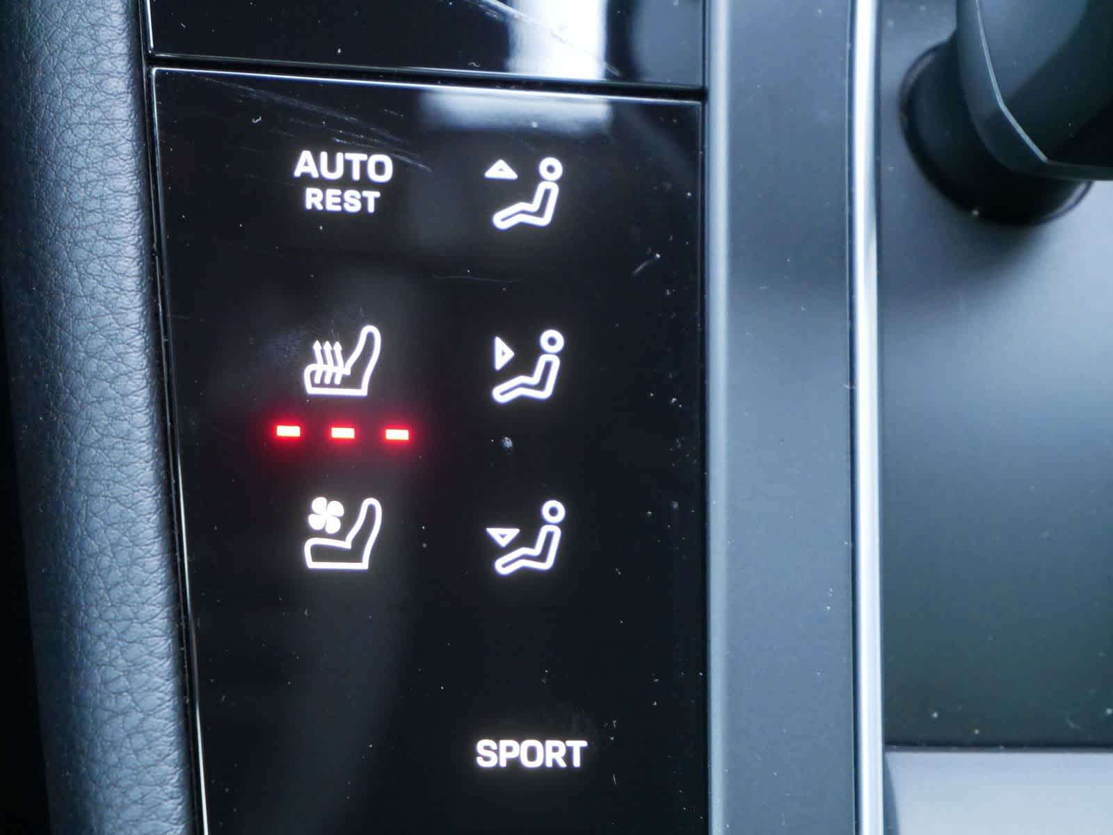 Thumbnail: 2025 Porsche Macan - 18