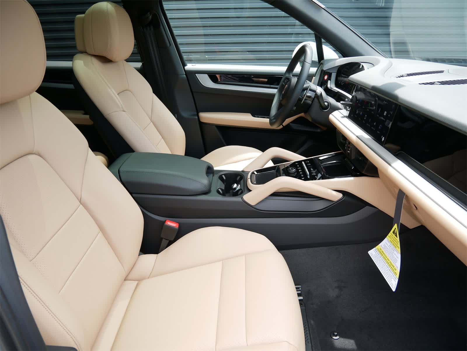 Thumbnail: 2025 Porsche Cayenne - 27